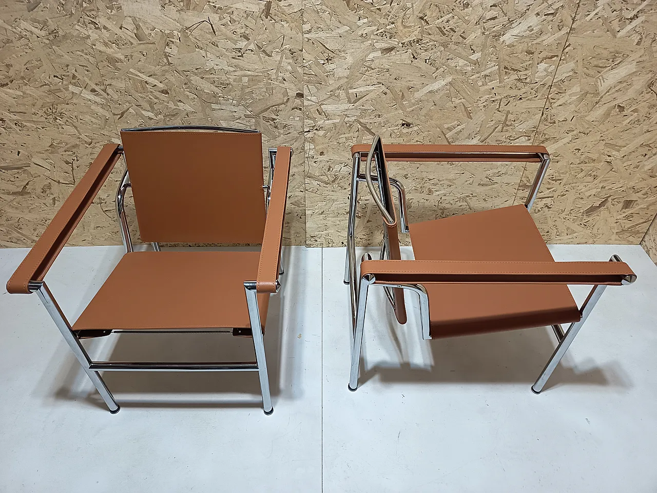 Pair of LC1 armchairs by Alivar in Cognac natural leather, 2000s 31