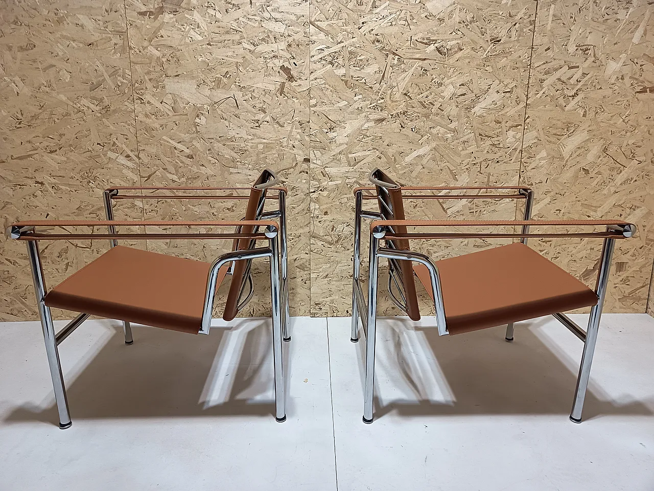Pair of LC1 armchairs by Alivar in Cognac natural leather, 2000s 33