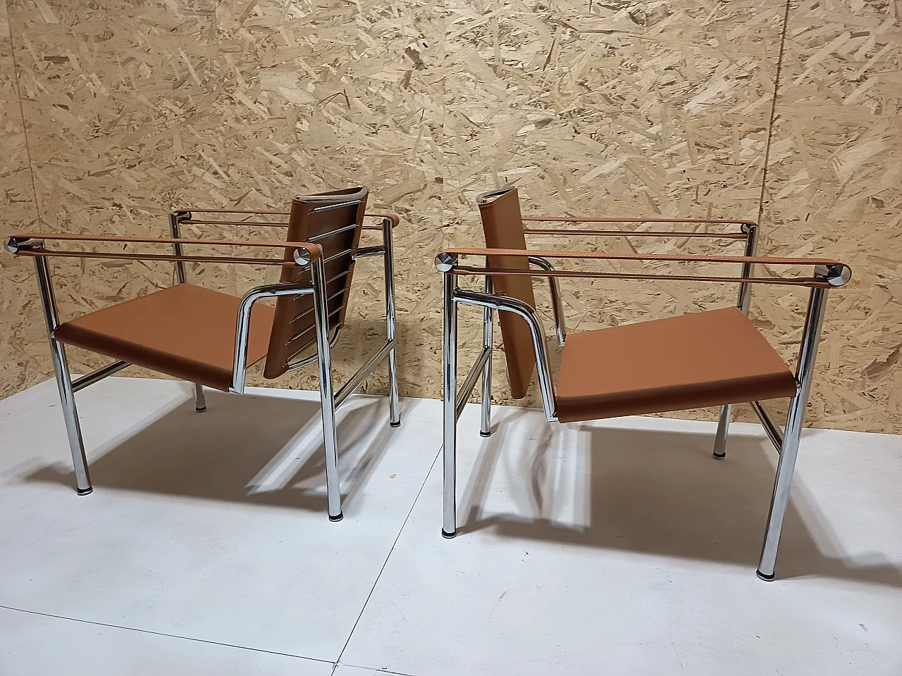 Pair of LC1 armchairs by Alivar in Cognac natural leather, 2000s 38