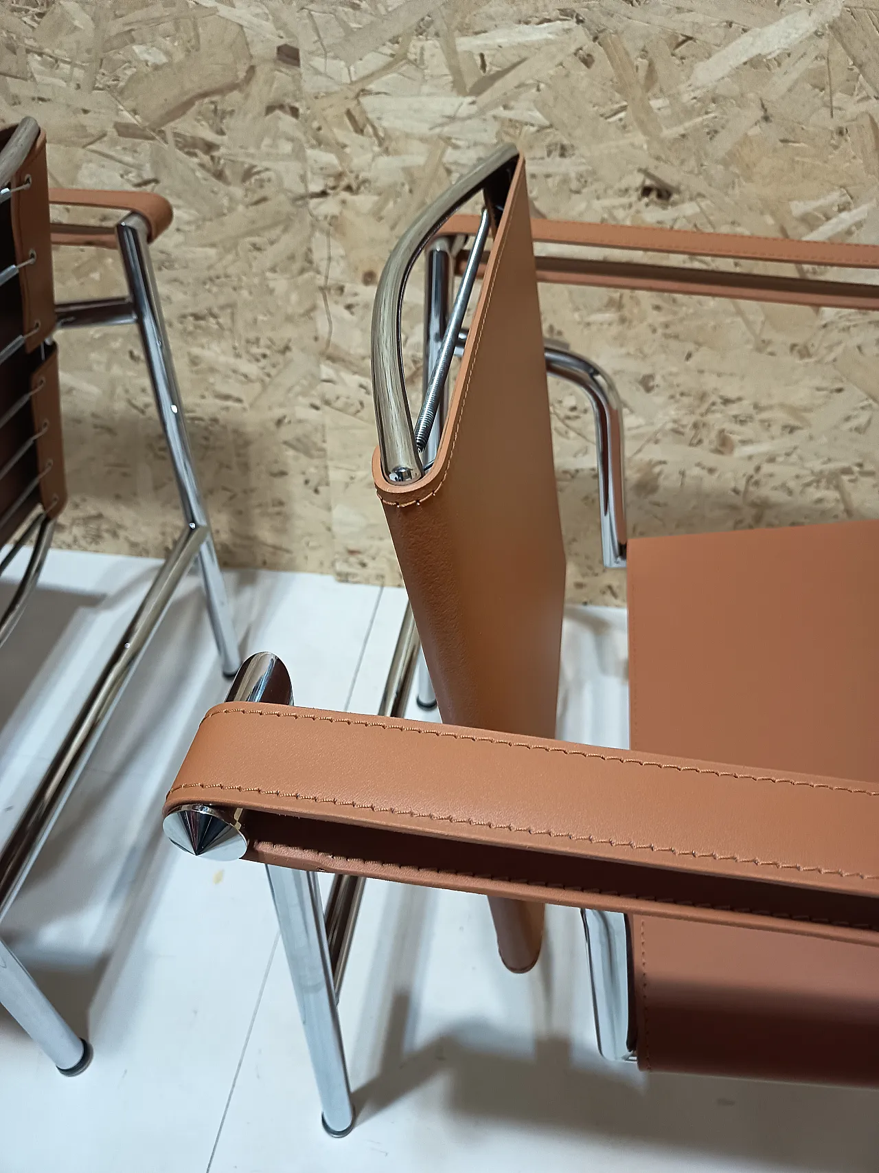Pair of LC1 armchairs by Alivar in Cognac natural leather, 2000s 43
