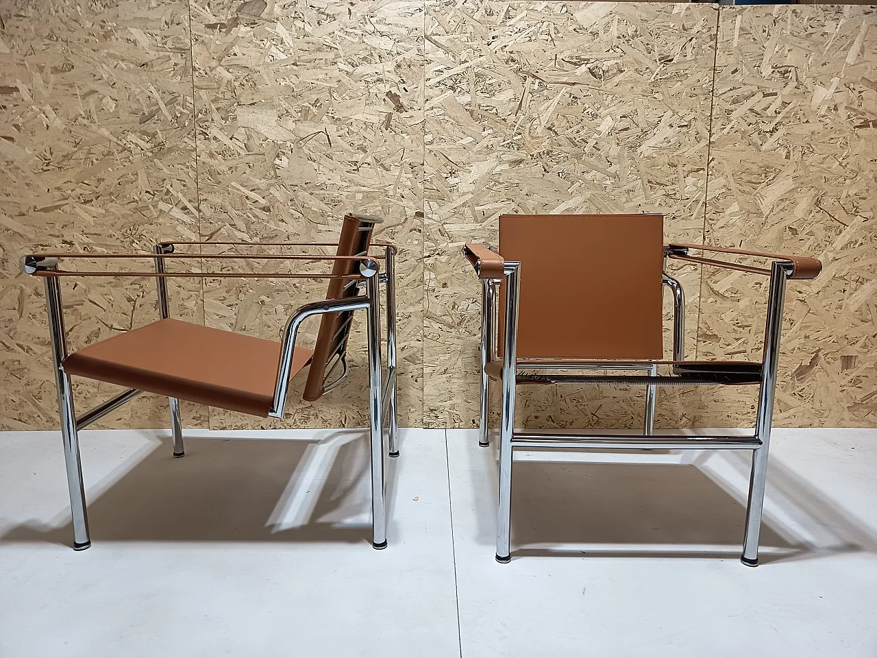 Pair of LC1 armchairs by Alivar in Cognac natural leather, 2000s 45