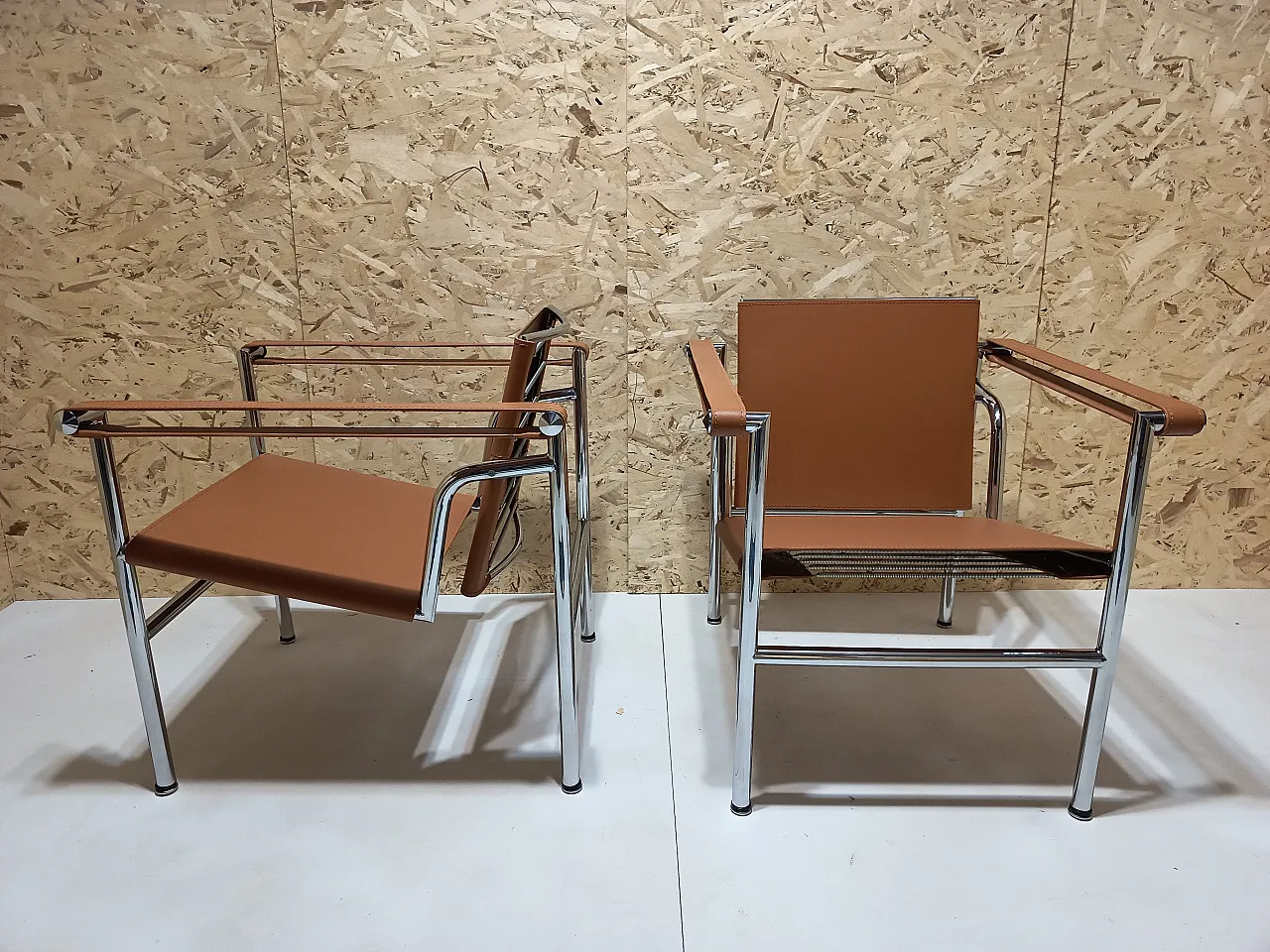 Pair of LC1 armchairs by Alivar in Cognac natural leather, 2000s 47
