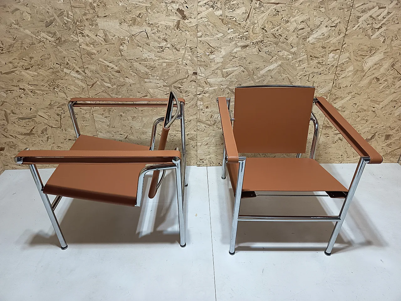 Pair of LC1 armchairs by Alivar in Cognac natural leather, 2000s 48