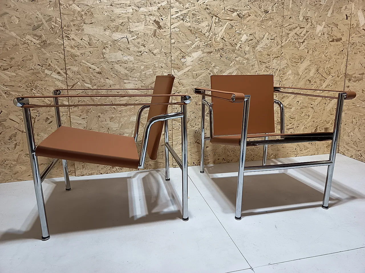 Pair of LC1 armchairs by Alivar in Cognac natural leather, 2000s 54