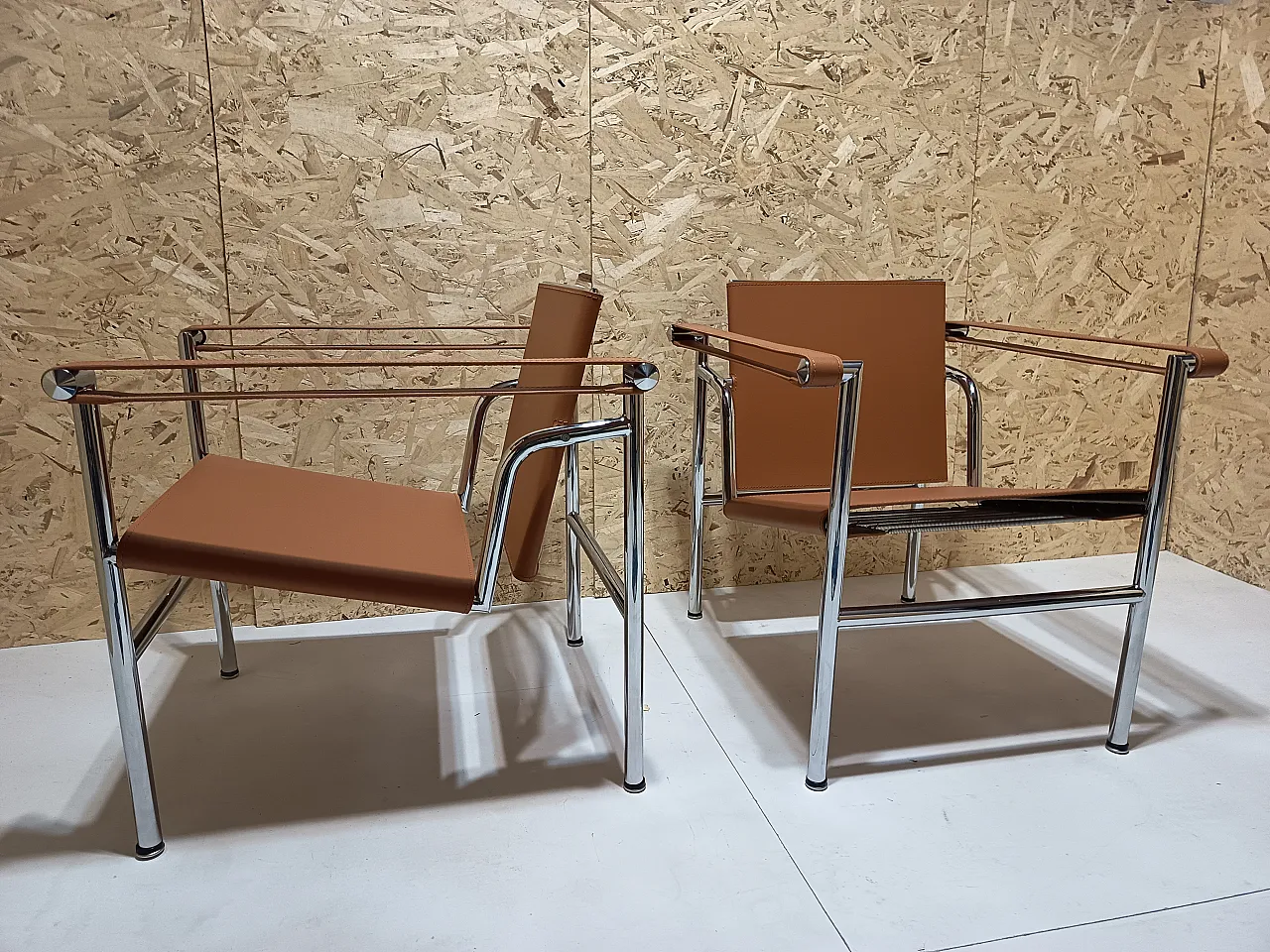 Pair of LC1 armchairs by Alivar in Cognac natural leather, 2000s 55