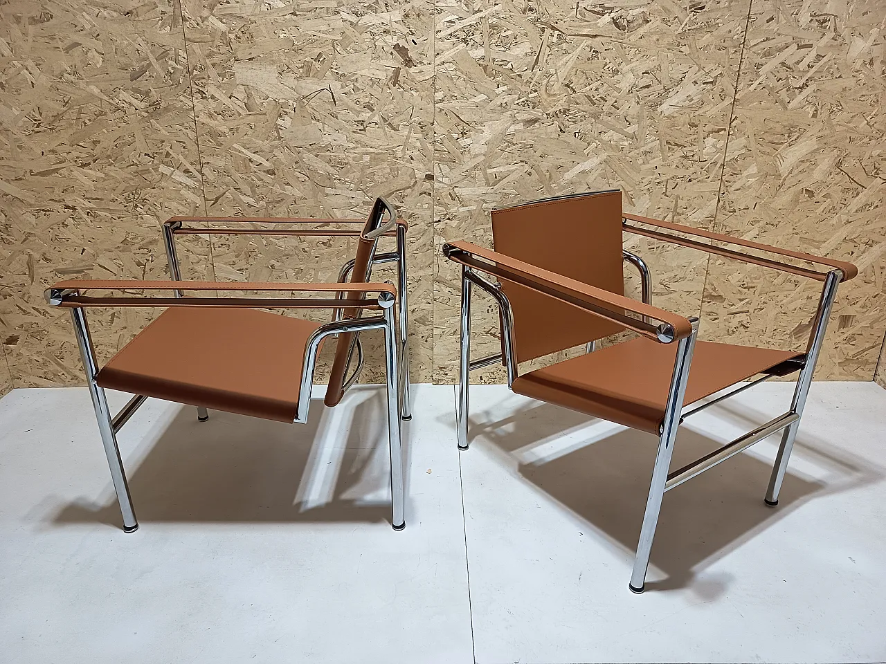 Pair of LC1 armchairs by Alivar in Cognac natural leather, 2000s 58