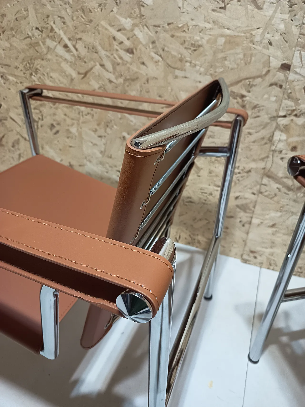Pair of LC1 armchairs by Alivar in Cognac natural leather, 2000s 62