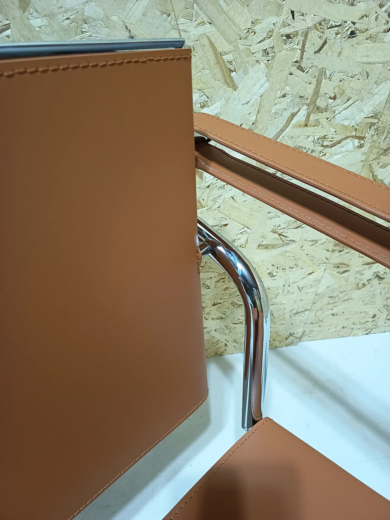 Pair of LC1 armchairs by Alivar in Cognac natural leather, 2000s 67