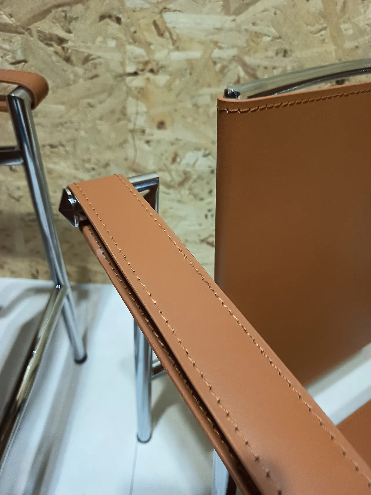 Pair of LC1 armchairs by Alivar in Cognac natural leather, 2000s 68