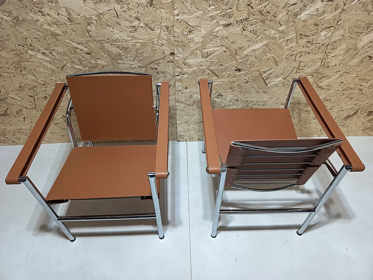 Pair of LC1 armchairs by Alivar in Cognac natural leather, 2000s 79