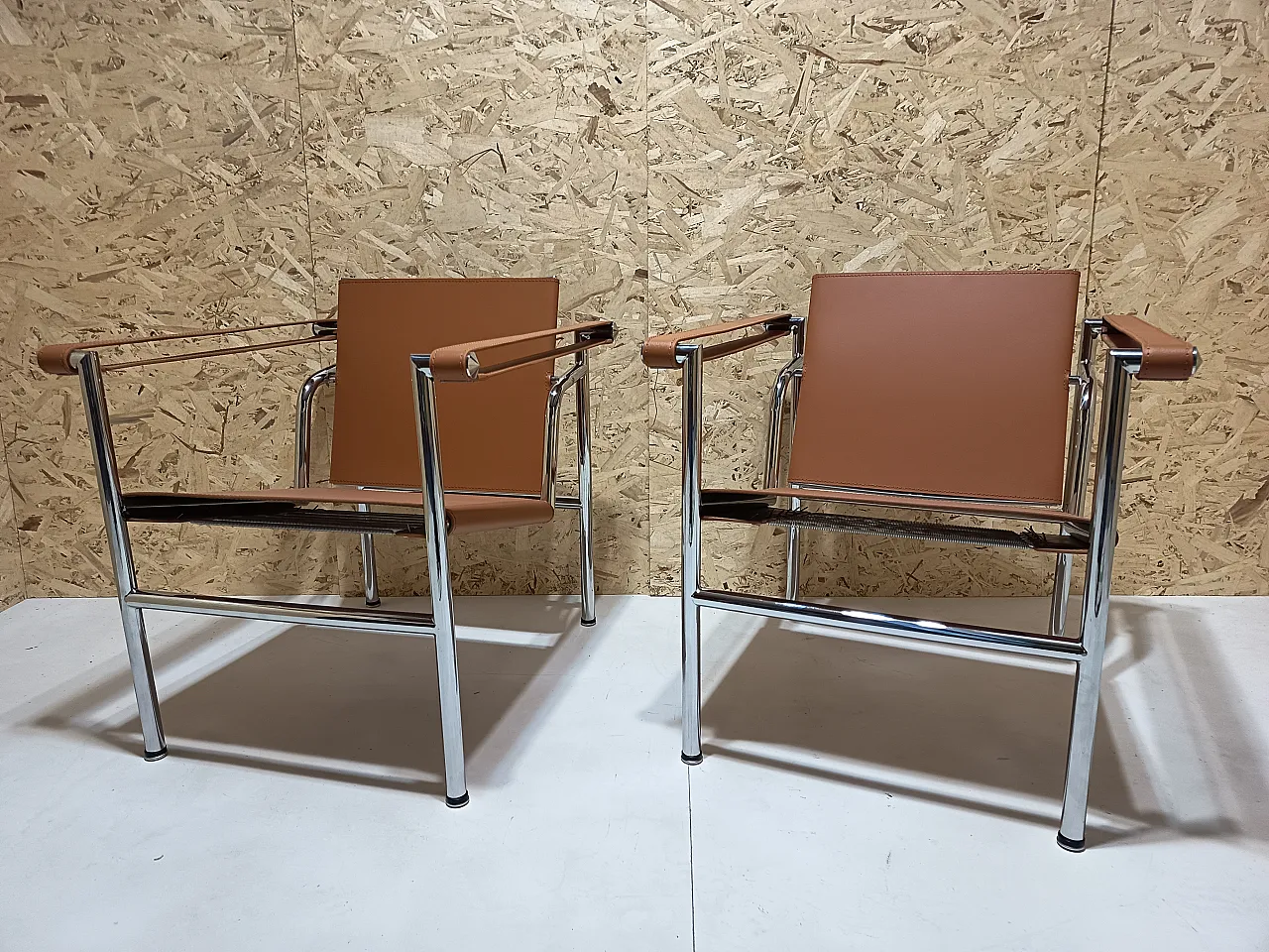 Pair of LC1 armchairs by Alivar in Cognac natural leather, 2000s 84