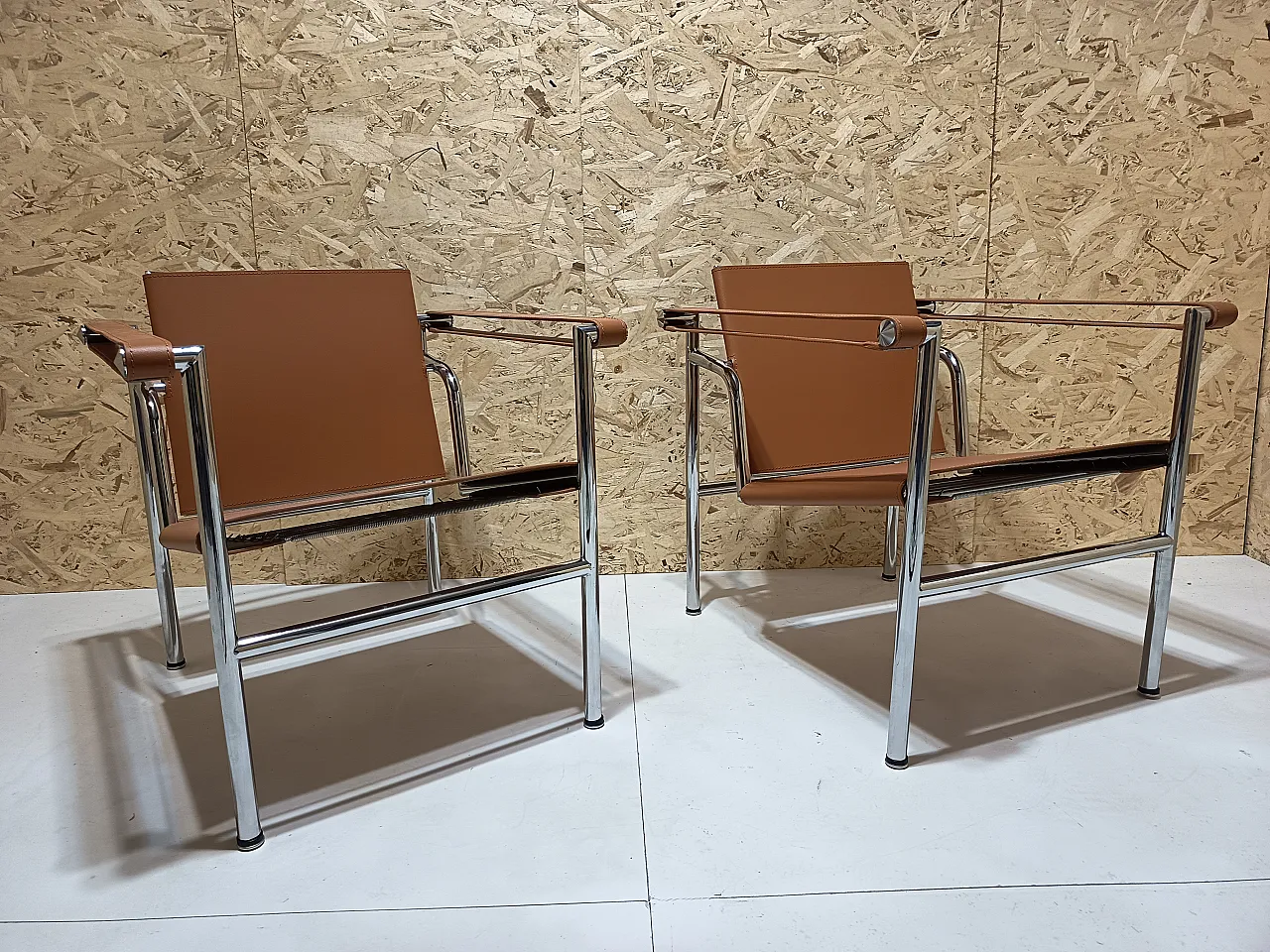 Pair of LC1 armchairs by Alivar in Cognac natural leather, 2000s 87