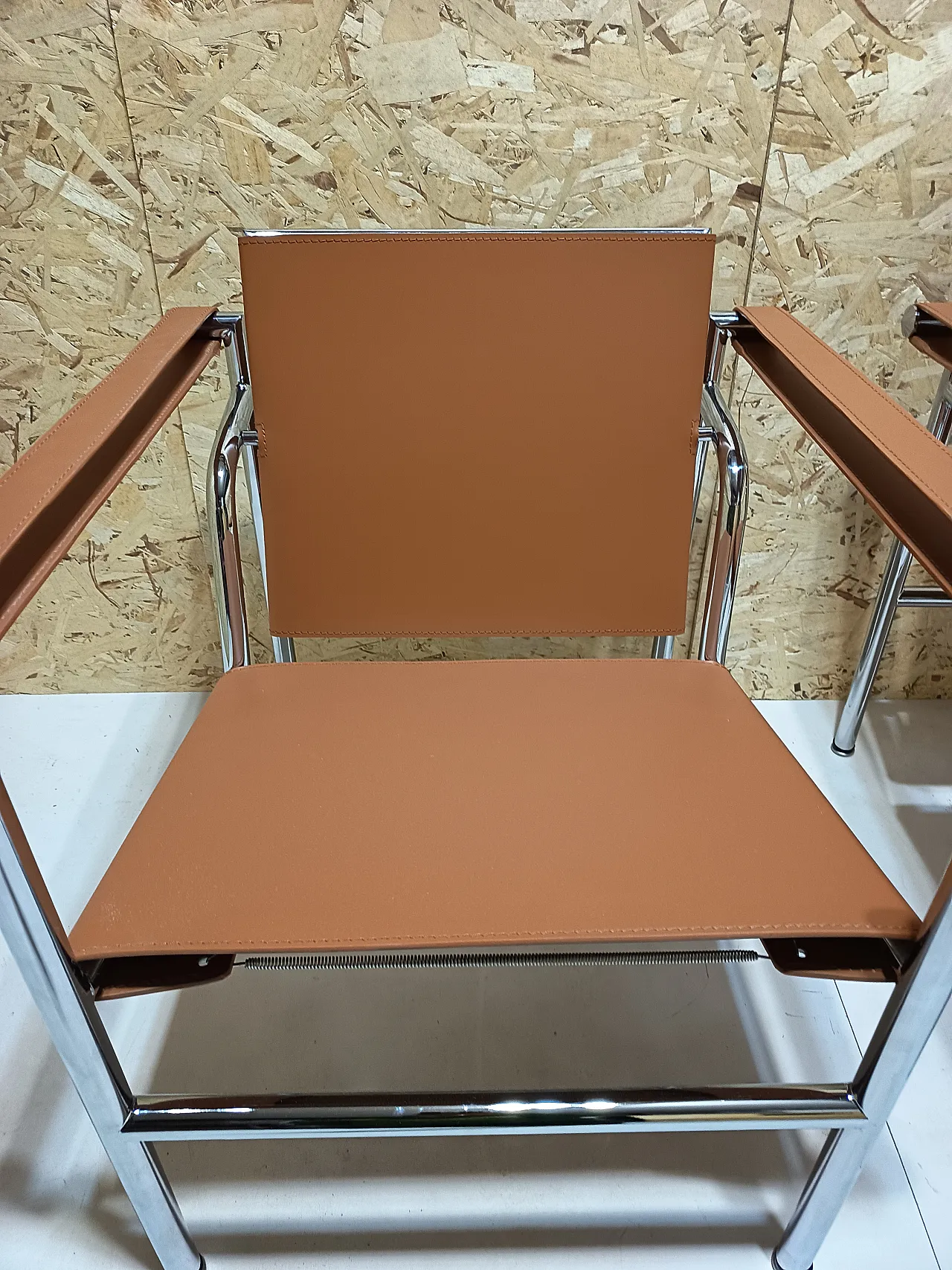 Pair of LC1 armchairs by Alivar in Cognac natural leather, 2000s 91