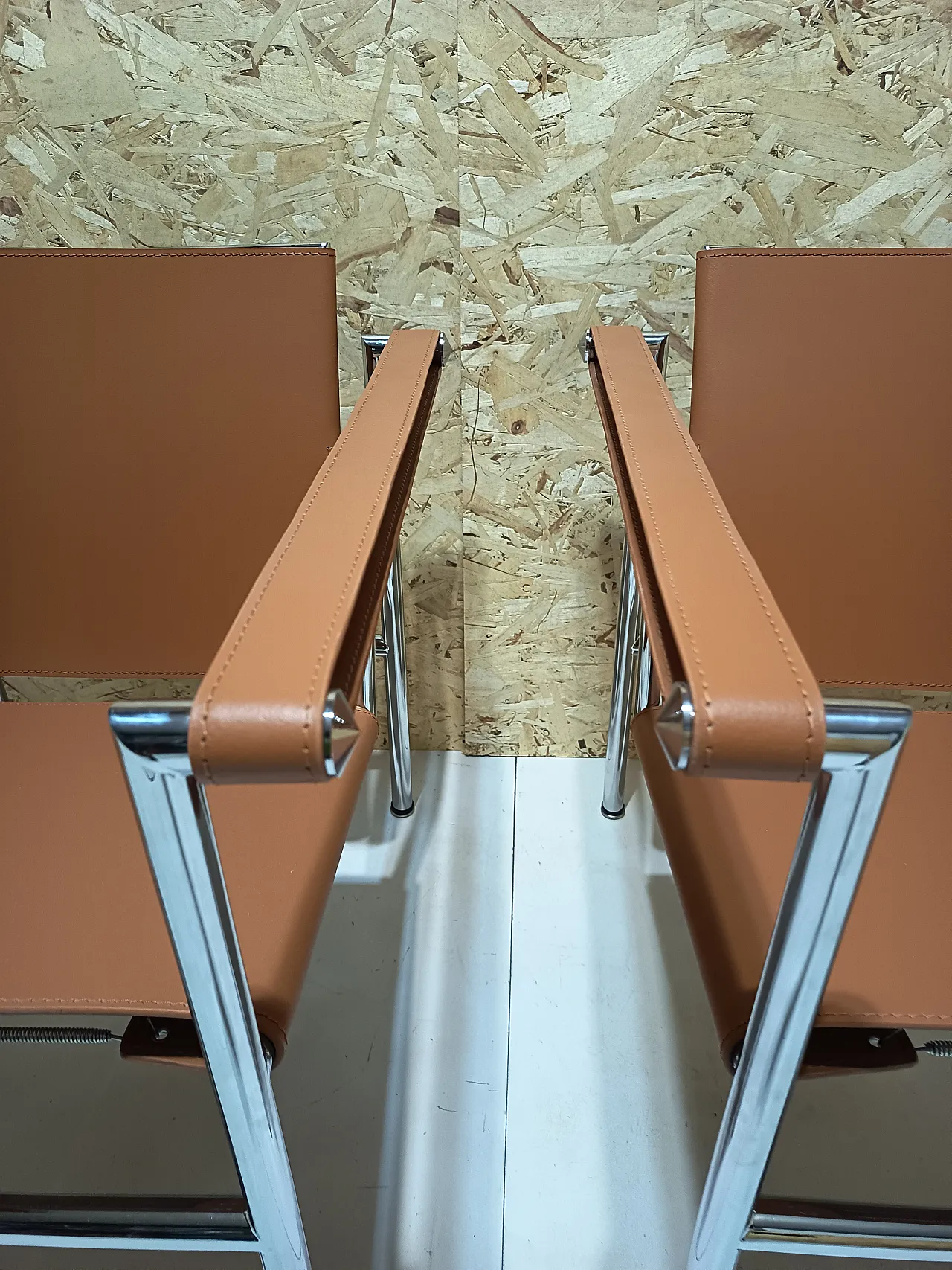 Pair of LC1 armchairs by Alivar in Cognac natural leather, 2000s 93