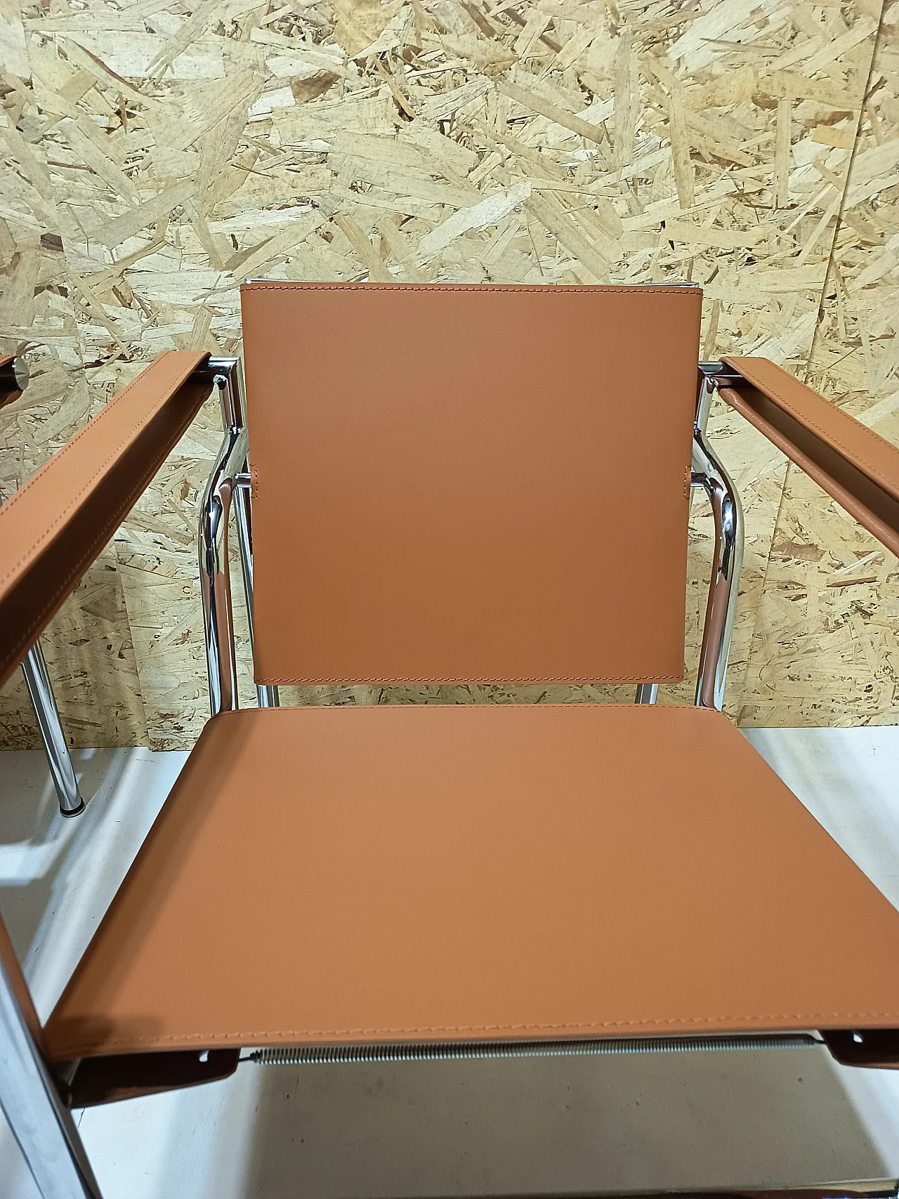 Pair of LC1 armchairs by Alivar in Cognac natural leather, 2000s 95