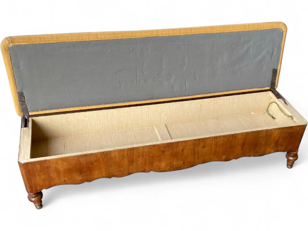 Chest in walnut wood, velvet padding from the second half of the 19th century 7