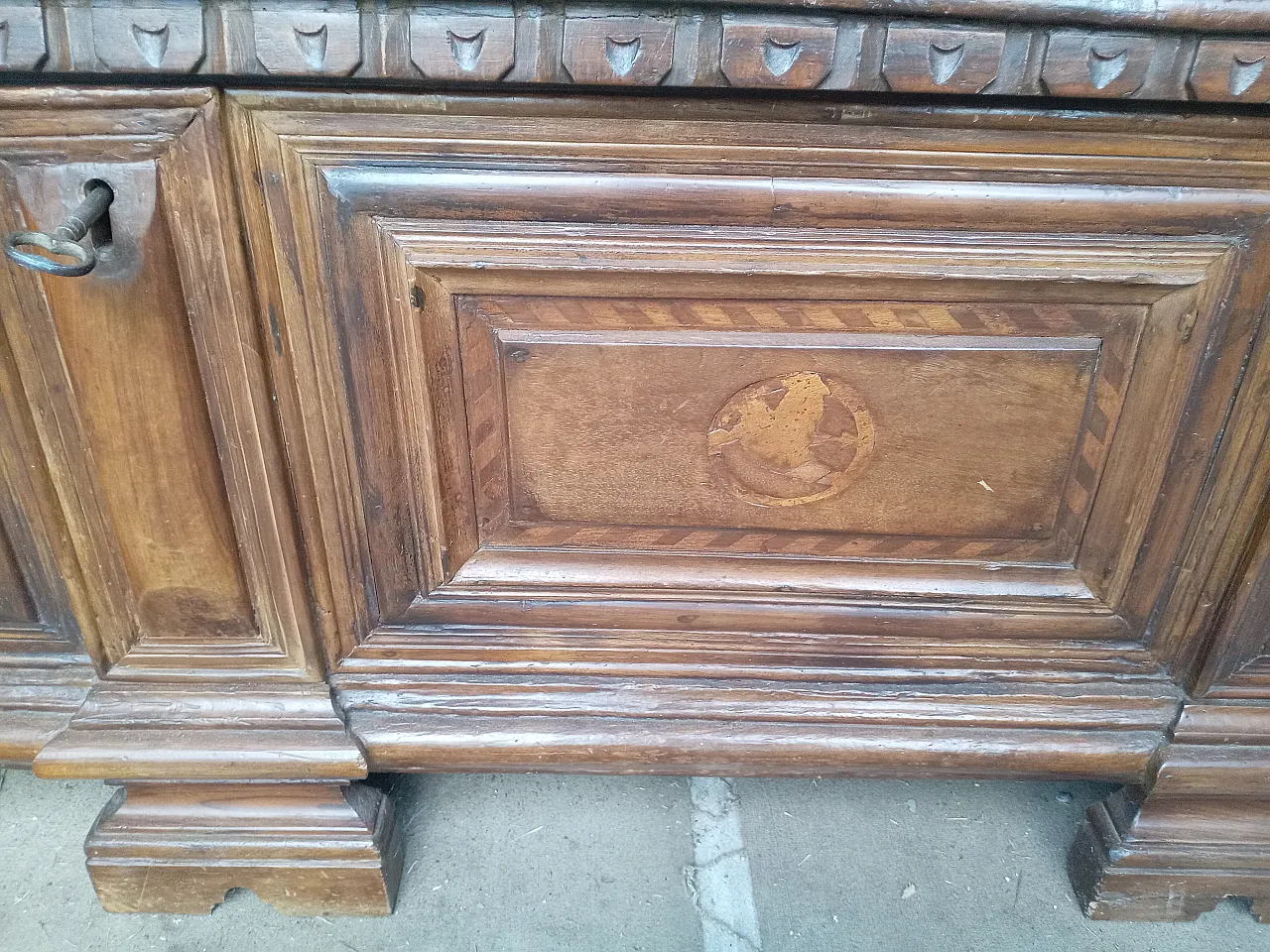 Northern Italian inlaid walnut chest, 17th century 8