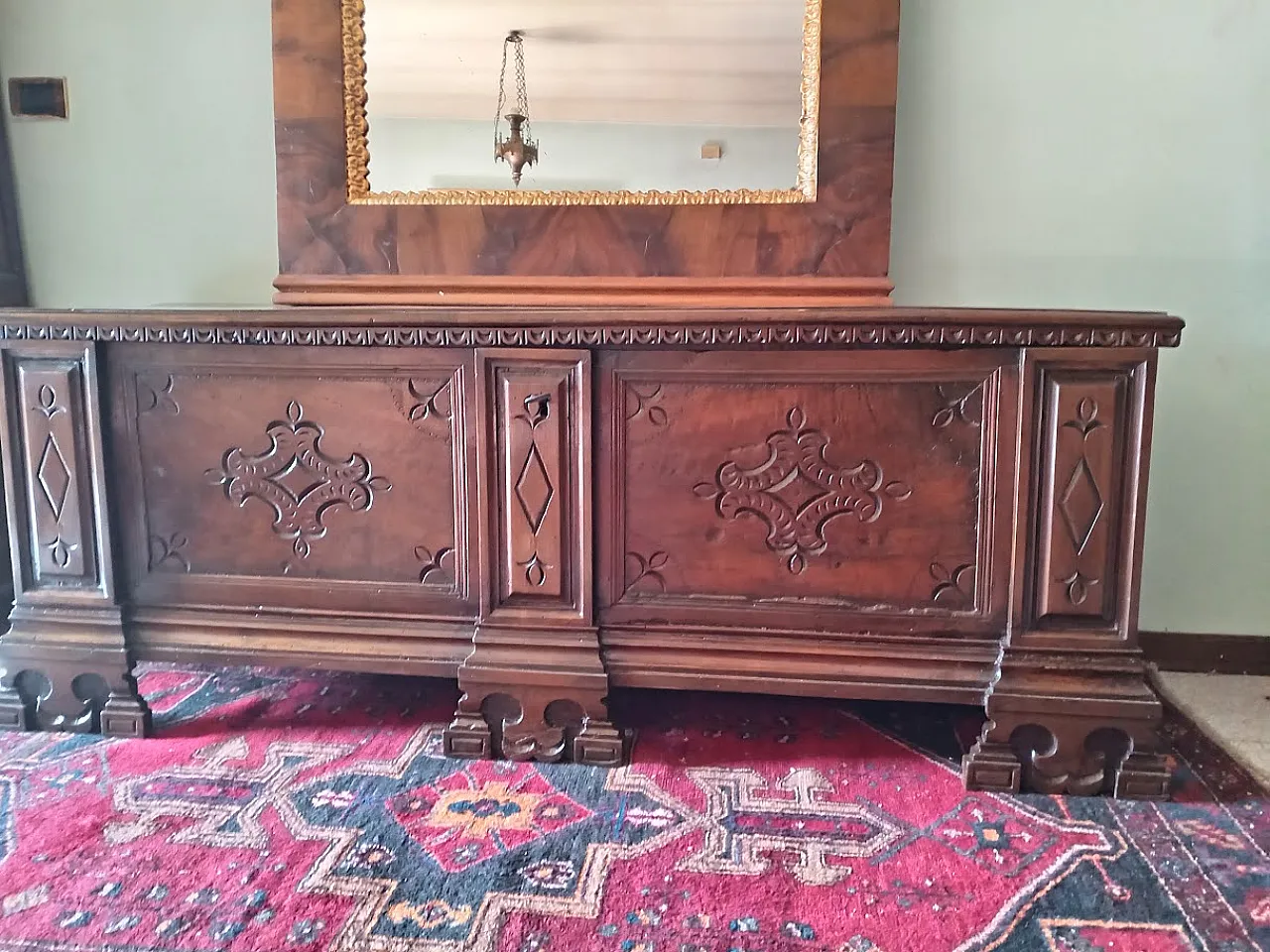 Renaissance chest in carved walnut, 17th century 9