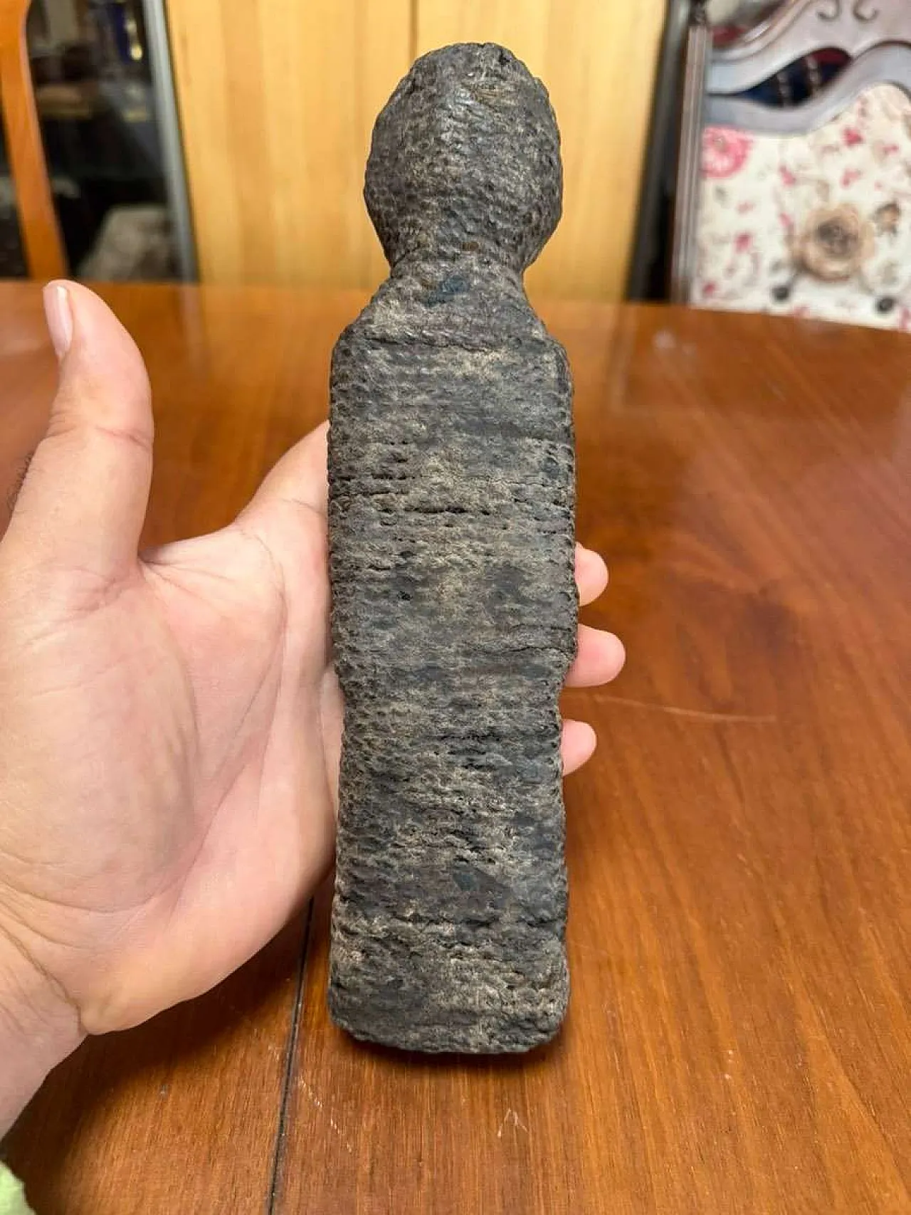 Statuetta egiziana in legno avvolta nella corda originale 5