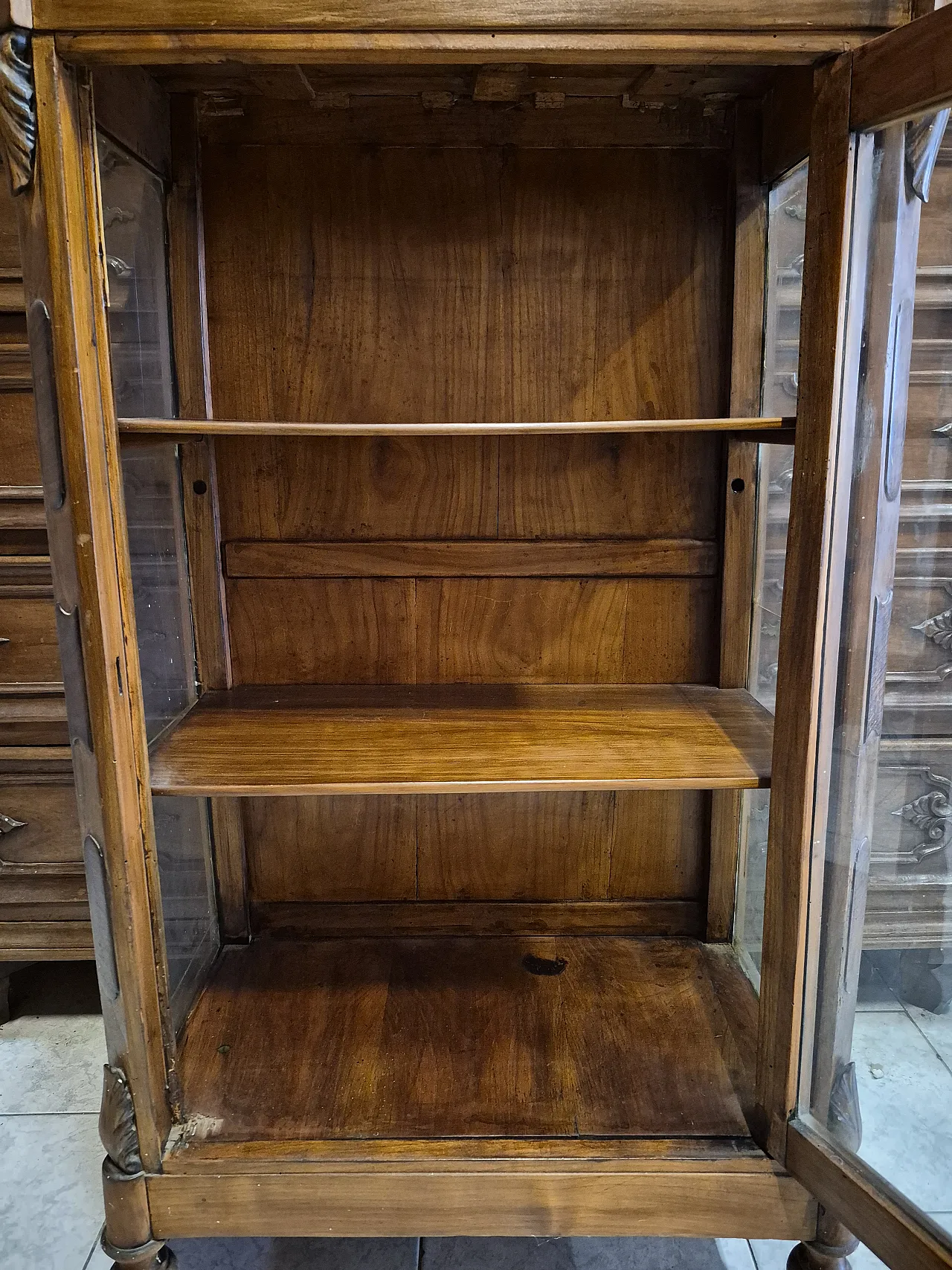 Umbertine display cabinet in walnut wood, late 19th century 8