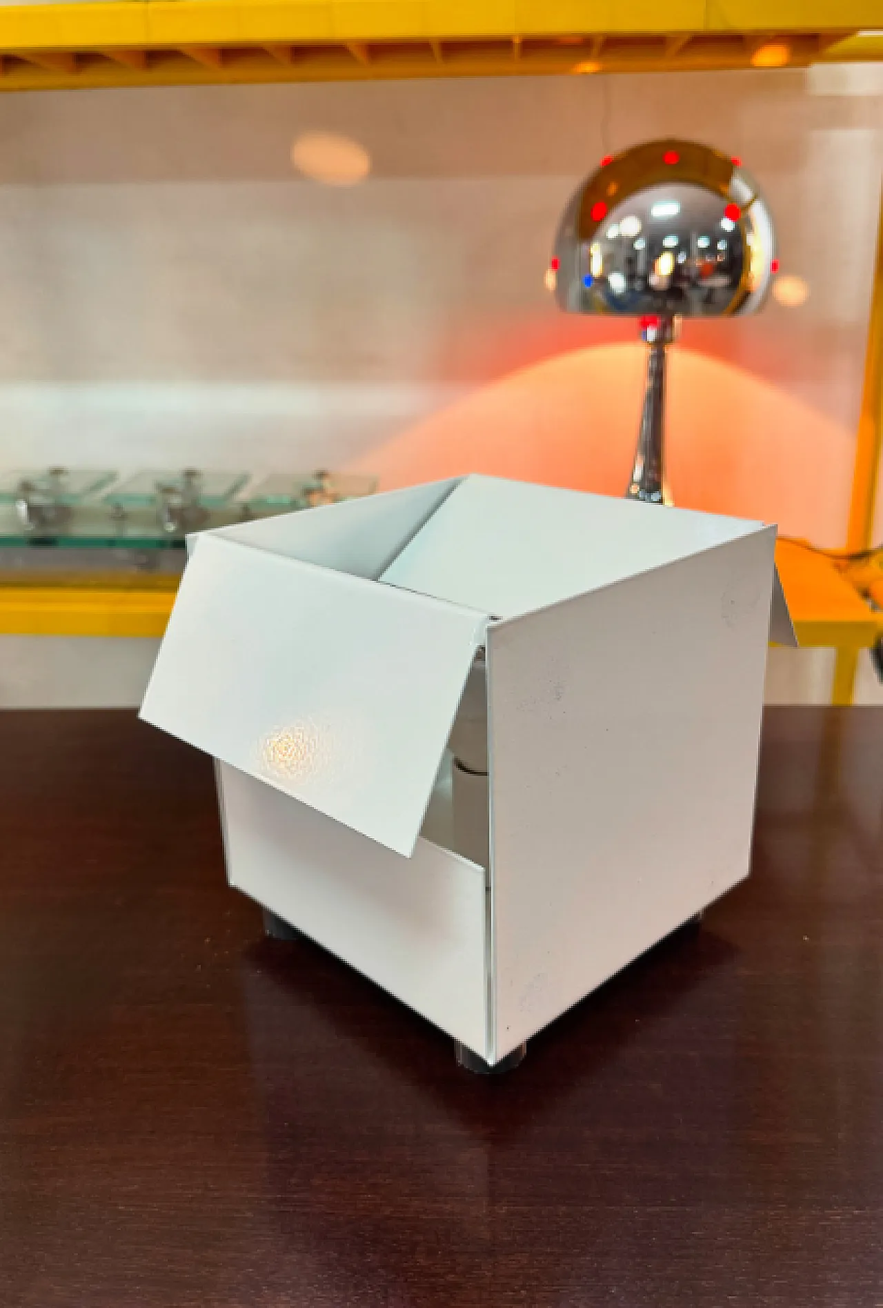 Paolo Tilche 3H superimposable cubic lamp, 1970s 3