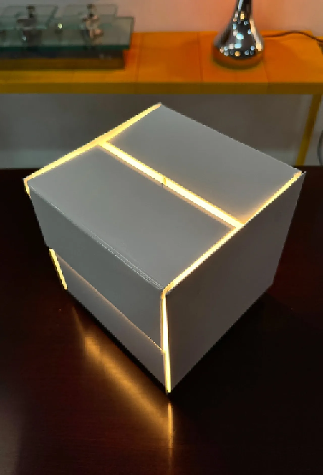 Paolo Tilche 3H superimposable cubic lamp, 1970s 4
