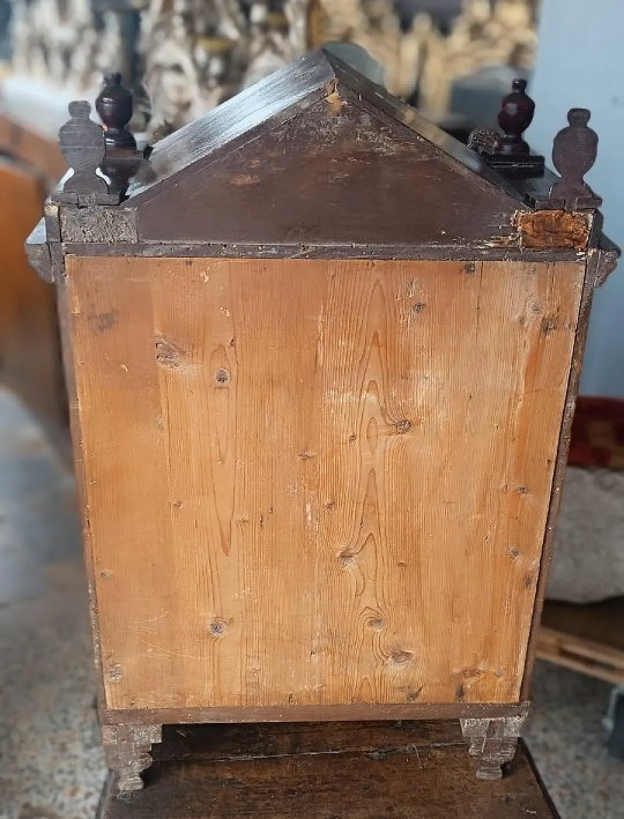 Walnut slide box, 19th century 9