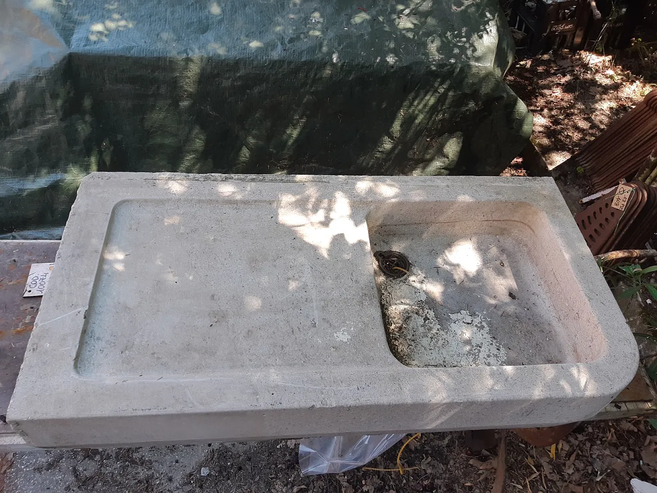 Bucket sink carved into stone from the late 19th century 2