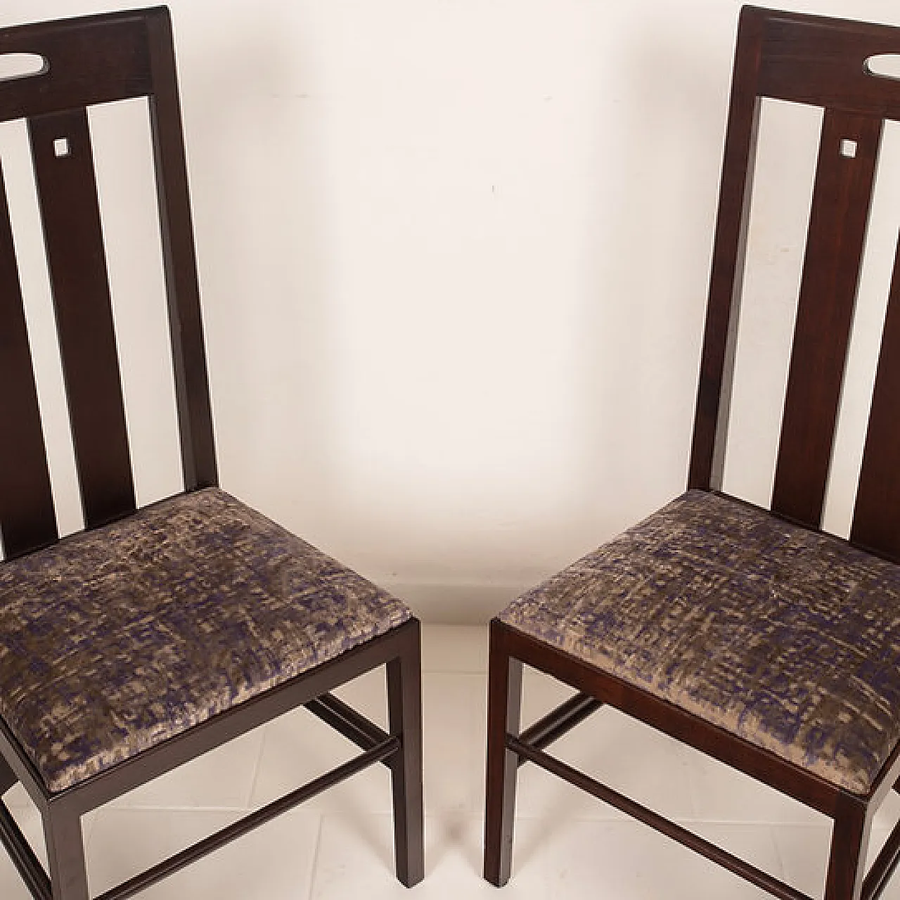 4 306 sedie basse Ingram di CR Mackintosh per Cassina, anni '80 3