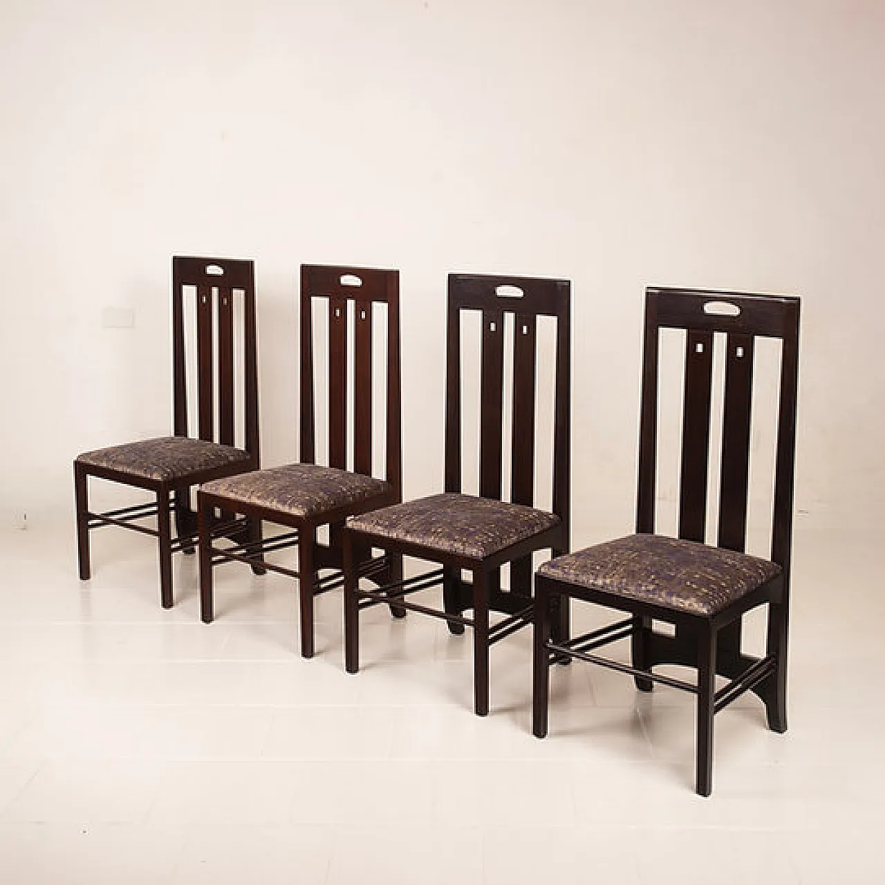 4 306 sedie basse Ingram di CR Mackintosh per Cassina, anni '80 12