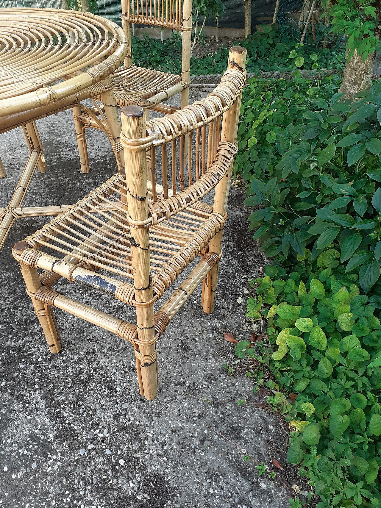 Table with 4 chairs in bamboo, 1970s 5