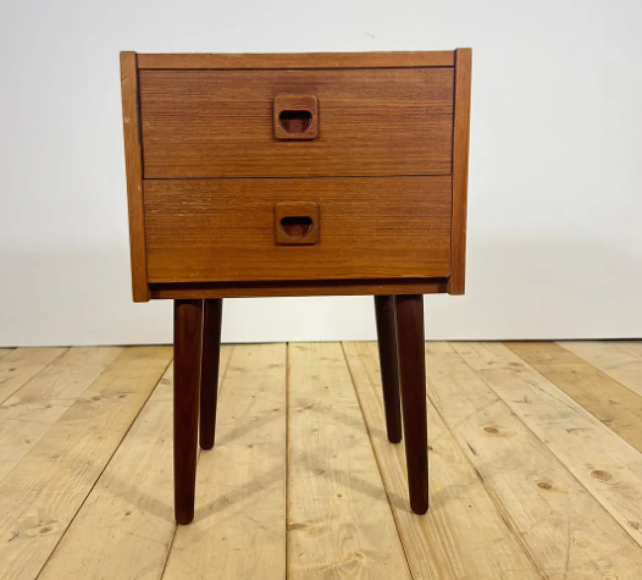 Comodino in teak Mid-Century, anni ’60 1