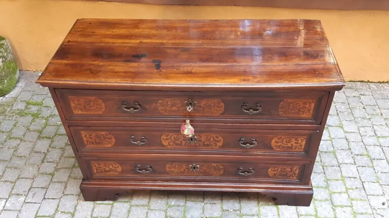 Canterano in legno di noce intarsiato, '600 3