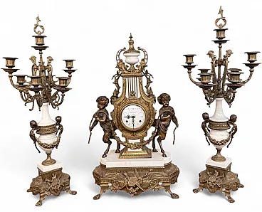 Trittico orologio e candelabri in bronzo dorato e marmo bianco, '900