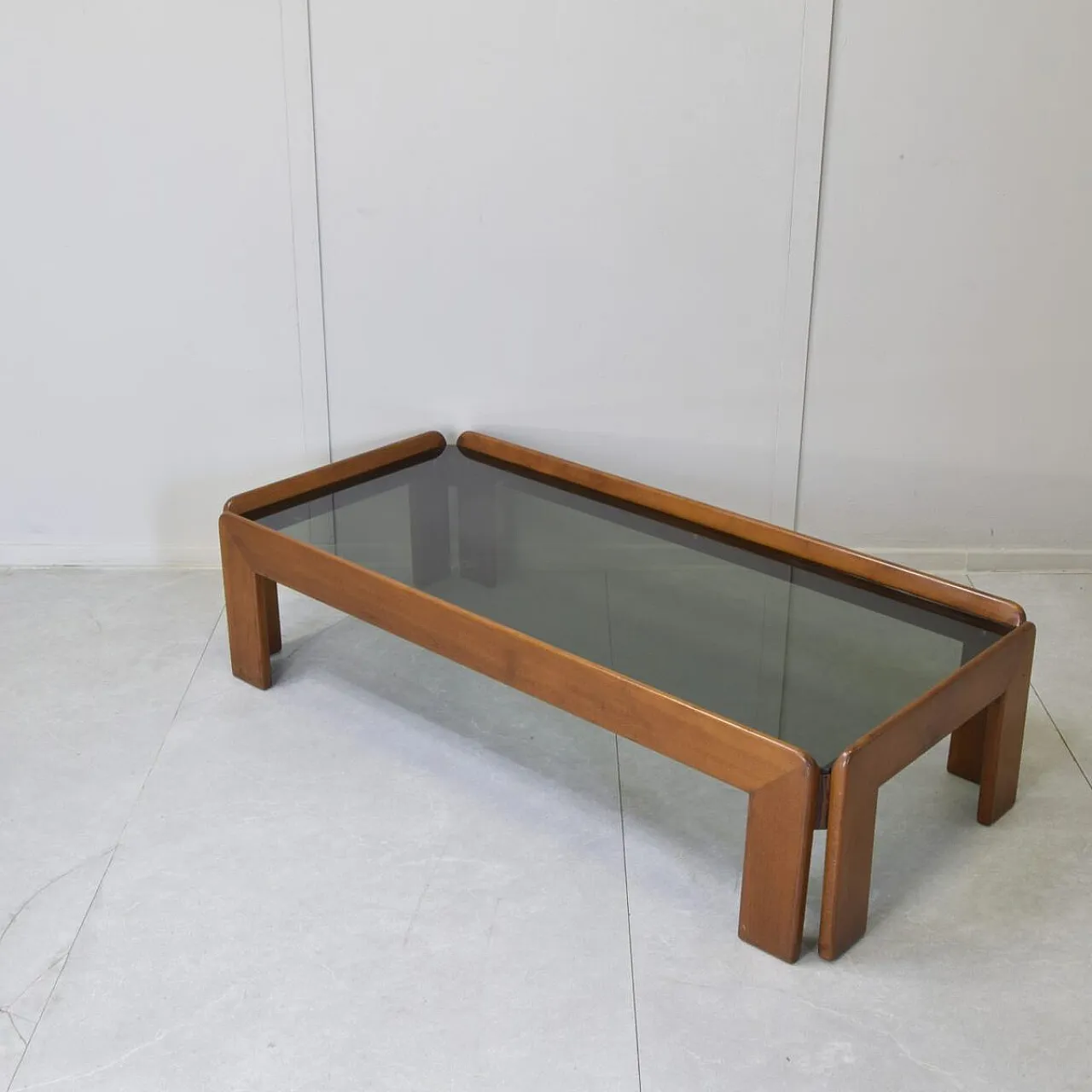 Walnut and glass table by Afra and Tobia Scarpa for Cassina, 1960s 1