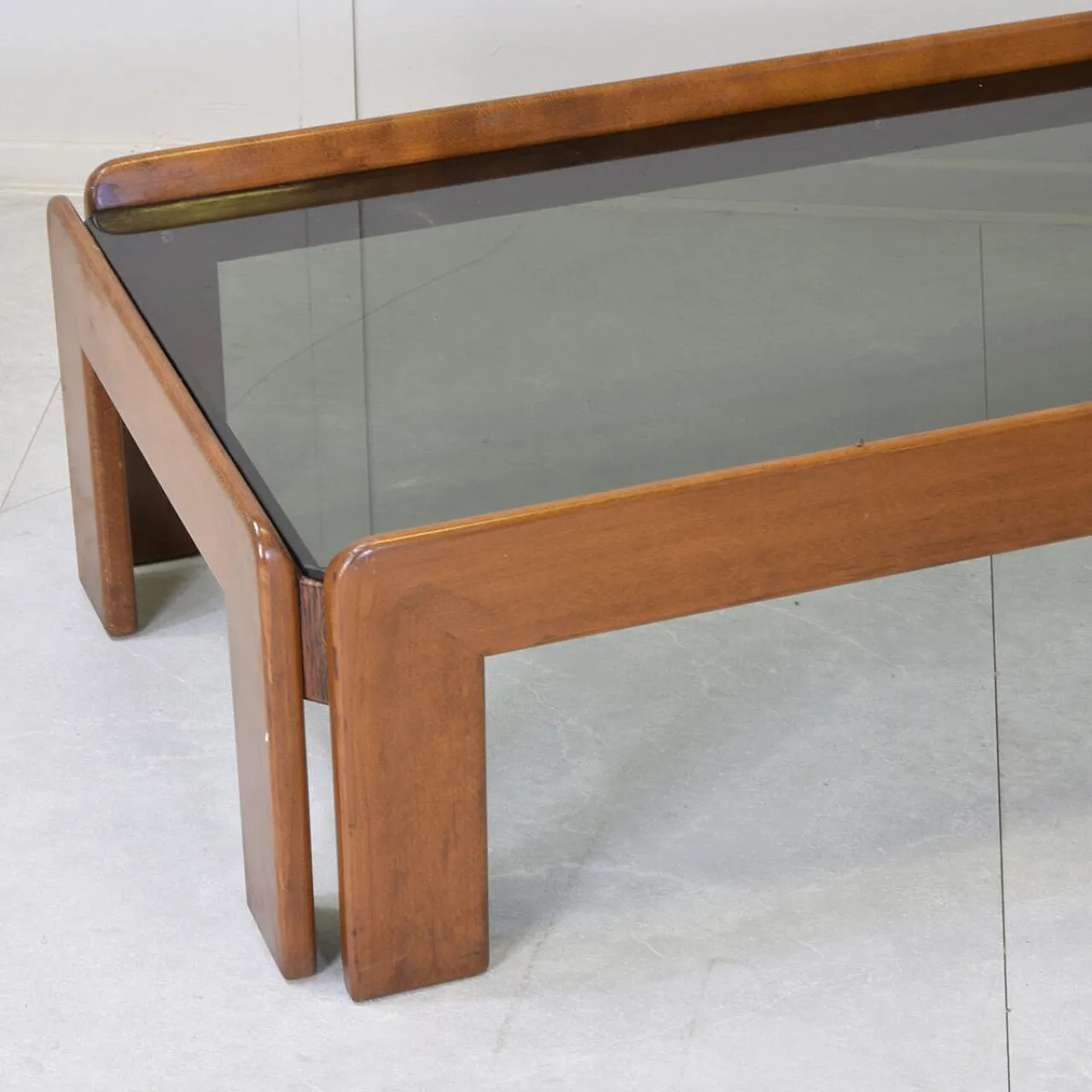 Walnut and glass table by Afra and Tobia Scarpa for Cassina, 1960s 5
