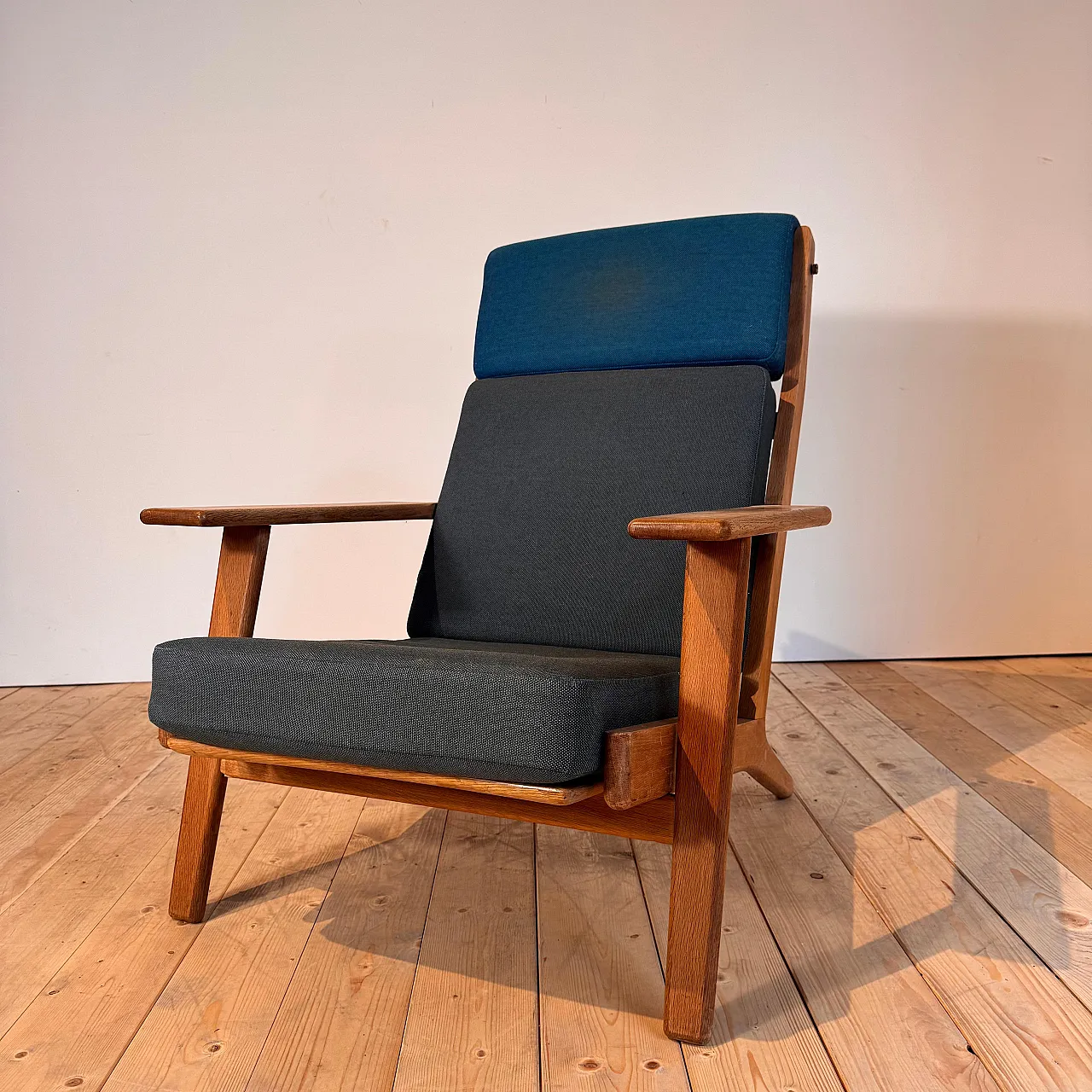GE375 armchair by Hans J. Wegner for Getama, 1960s 2