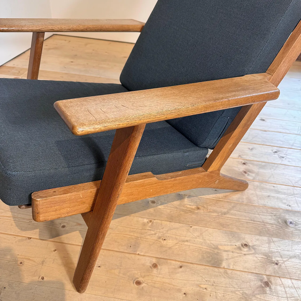 GE375 armchair by Hans J. Wegner for Getama, 1960s 6