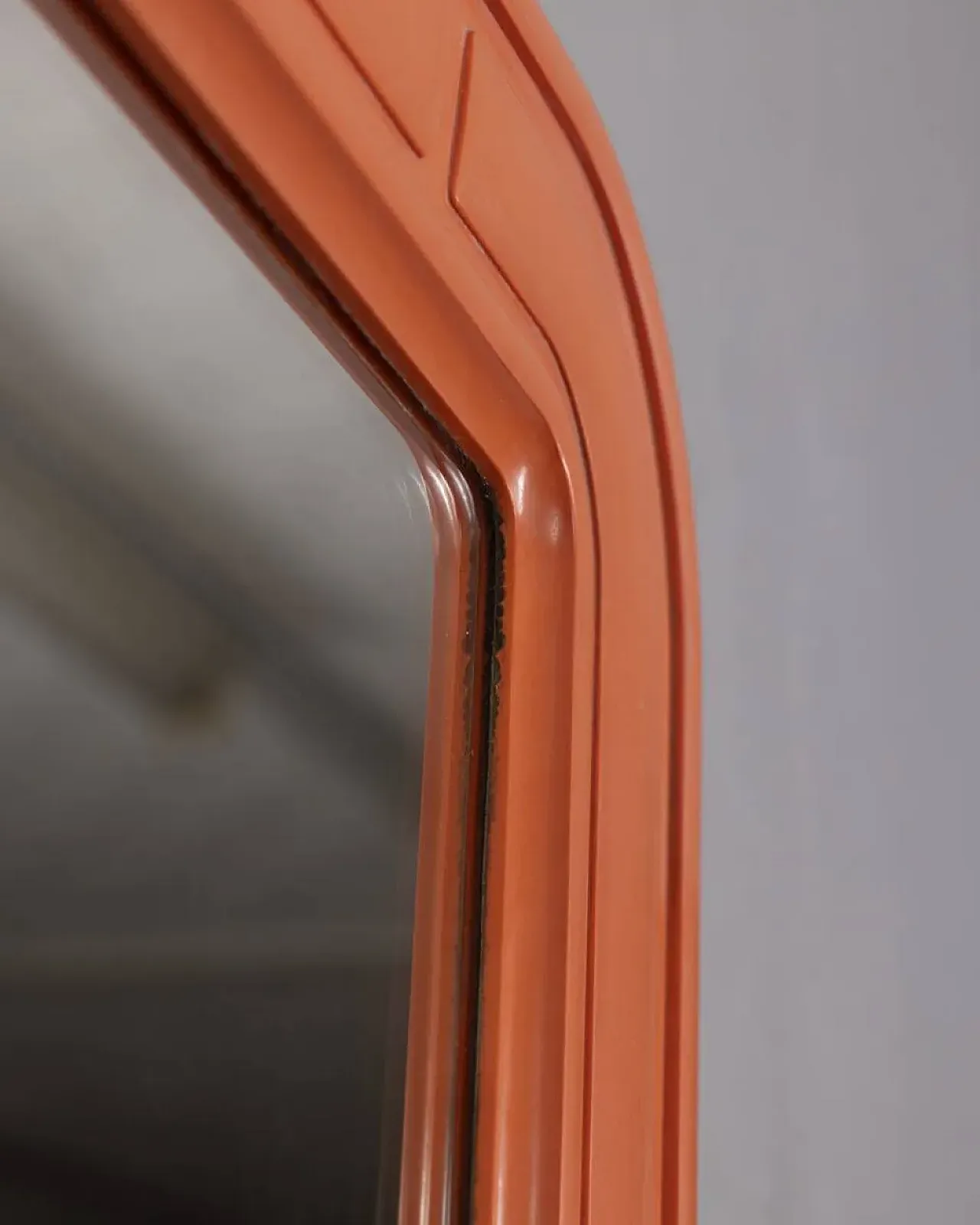Specchio da parete arancione di Carrara Matta, anni '70 7