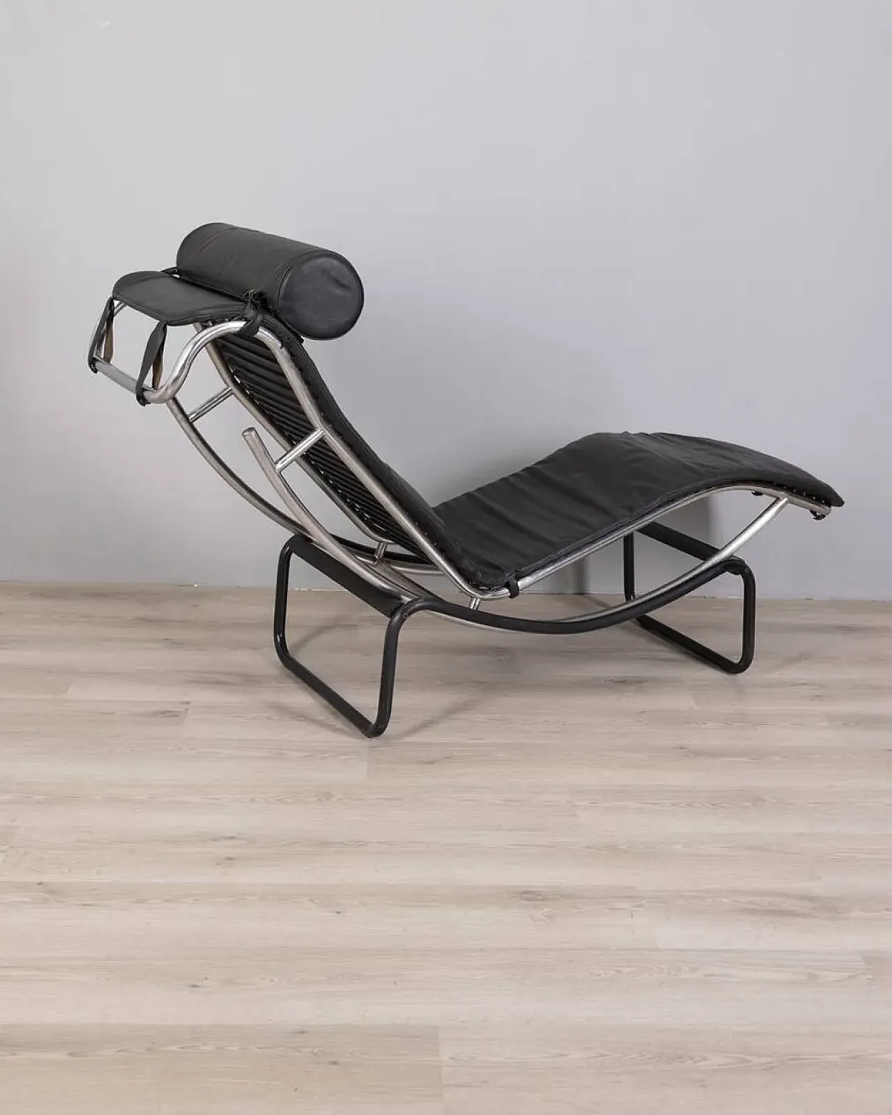 Chaise longue in metallo e pelle, anni '80 7