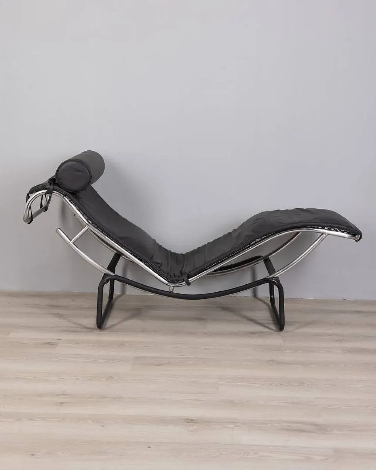 Chaise longue in metallo e pelle, anni '80 10