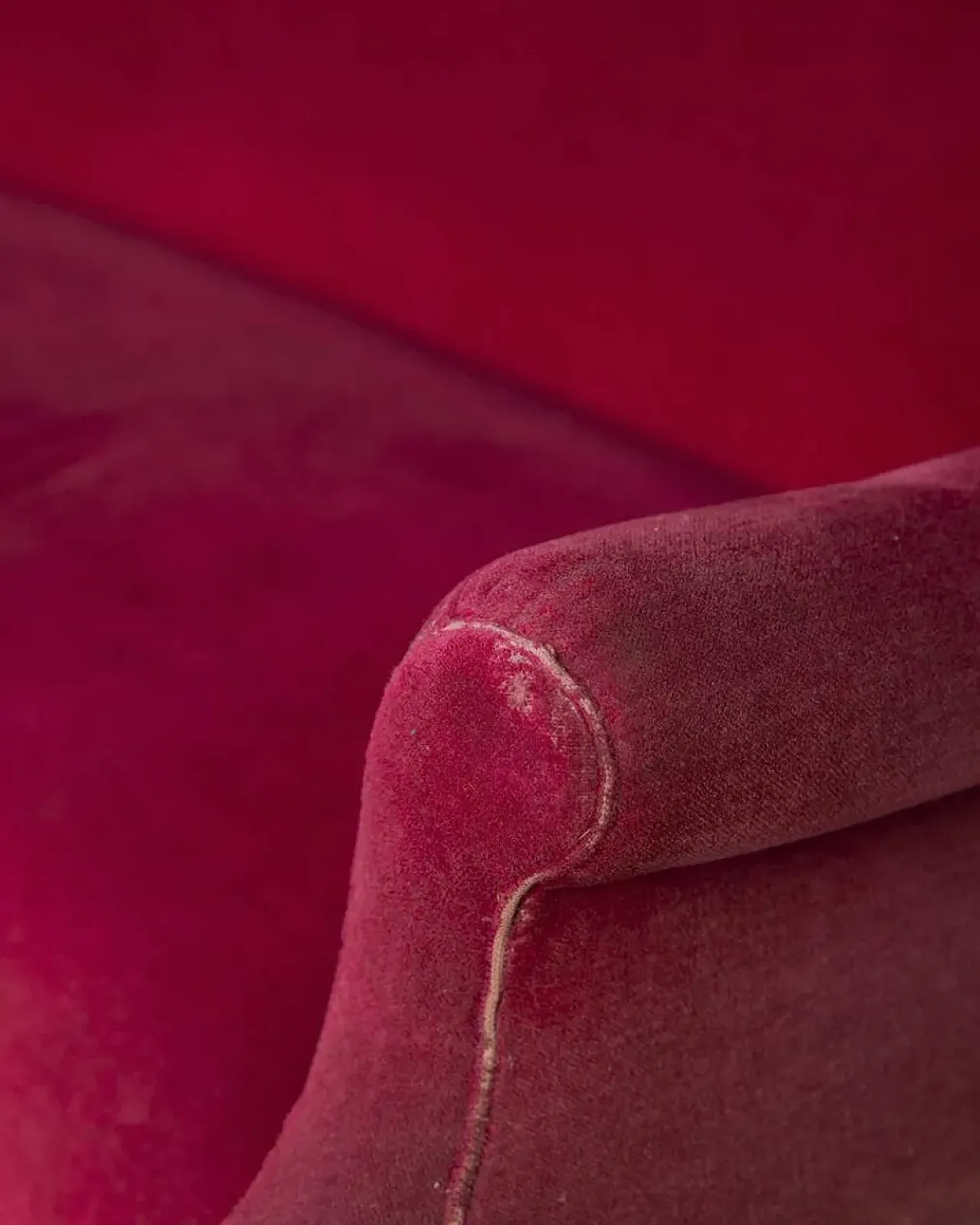 Red velvet sofa, 1950s 3