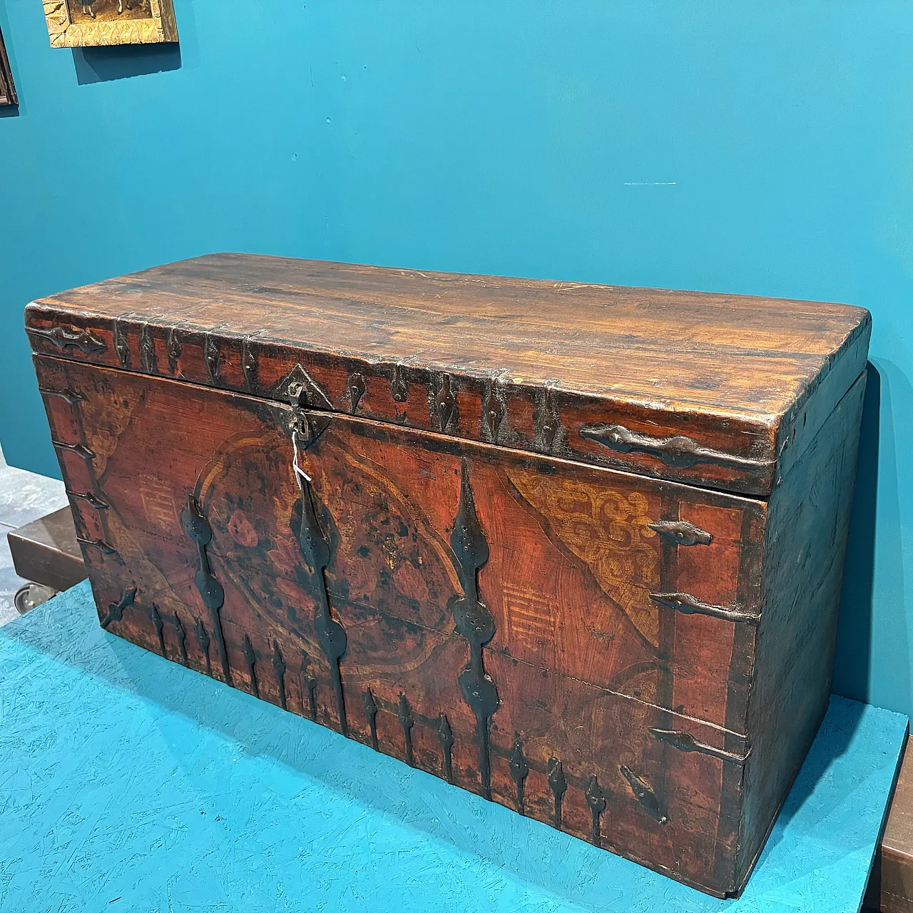 Tibetan chest painted, 19th century 1