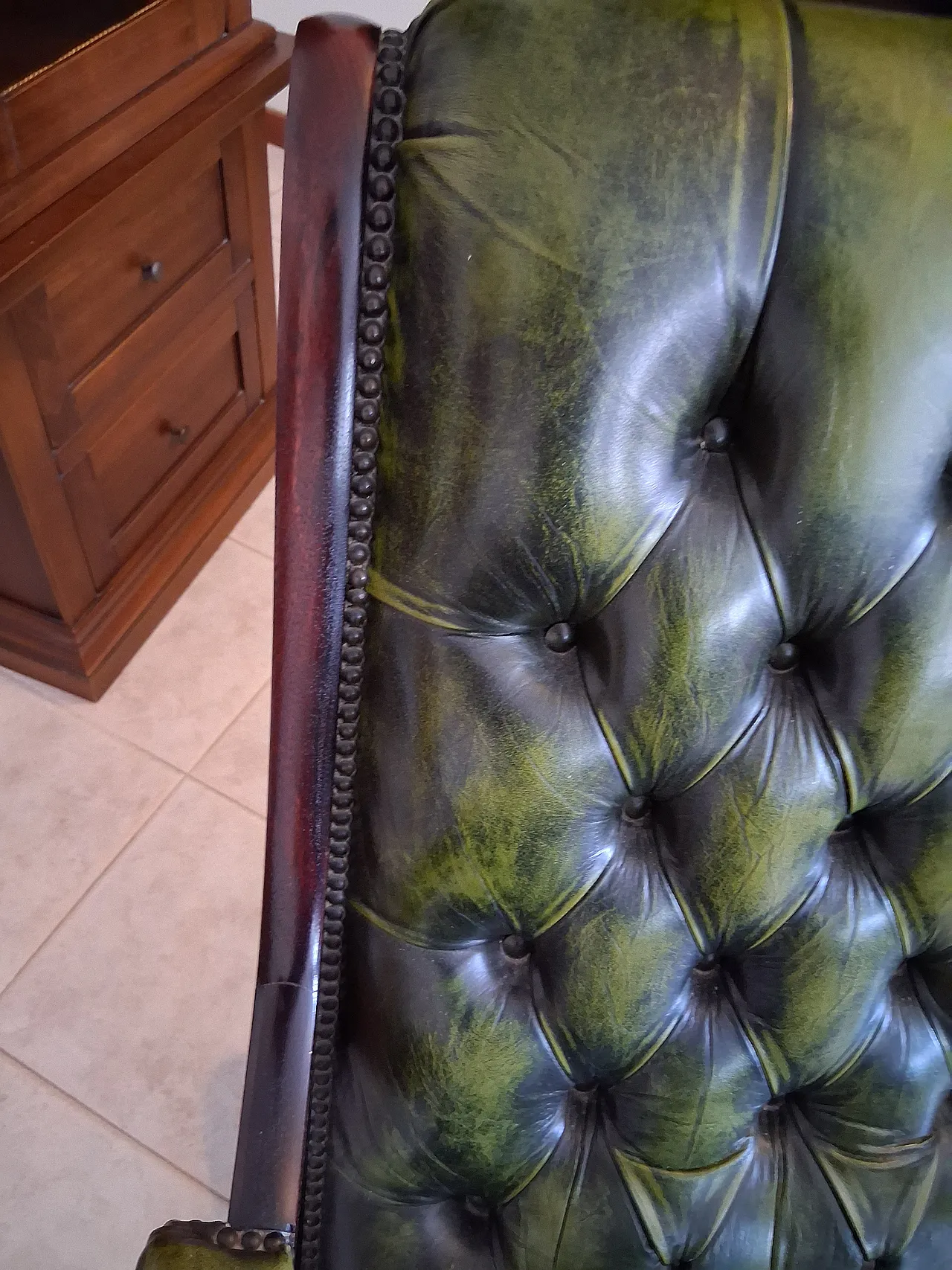 Sedia a dondolo Chesterfield in pelle e legno navale, anni '90 5
