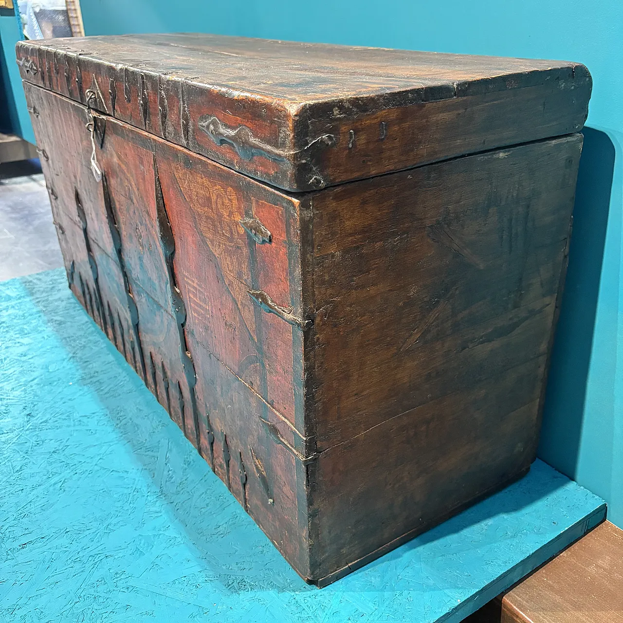 Tibetan chest painted, 19th century 2