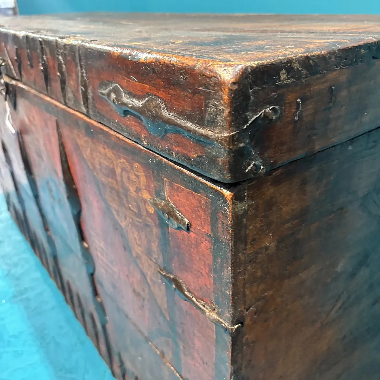 Tibetan chest painted, 19th century 3