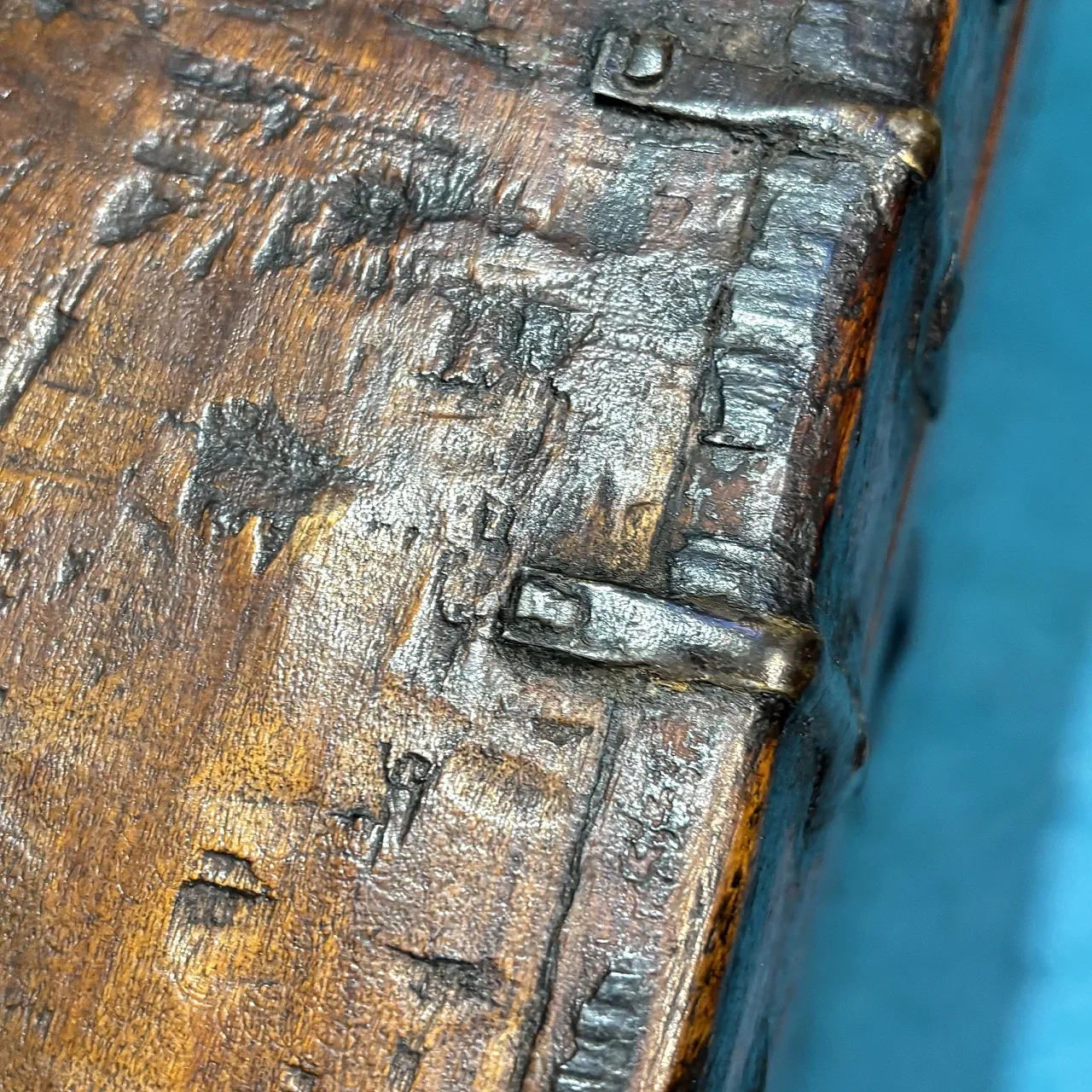 Tibetan chest painted, 19th century 8