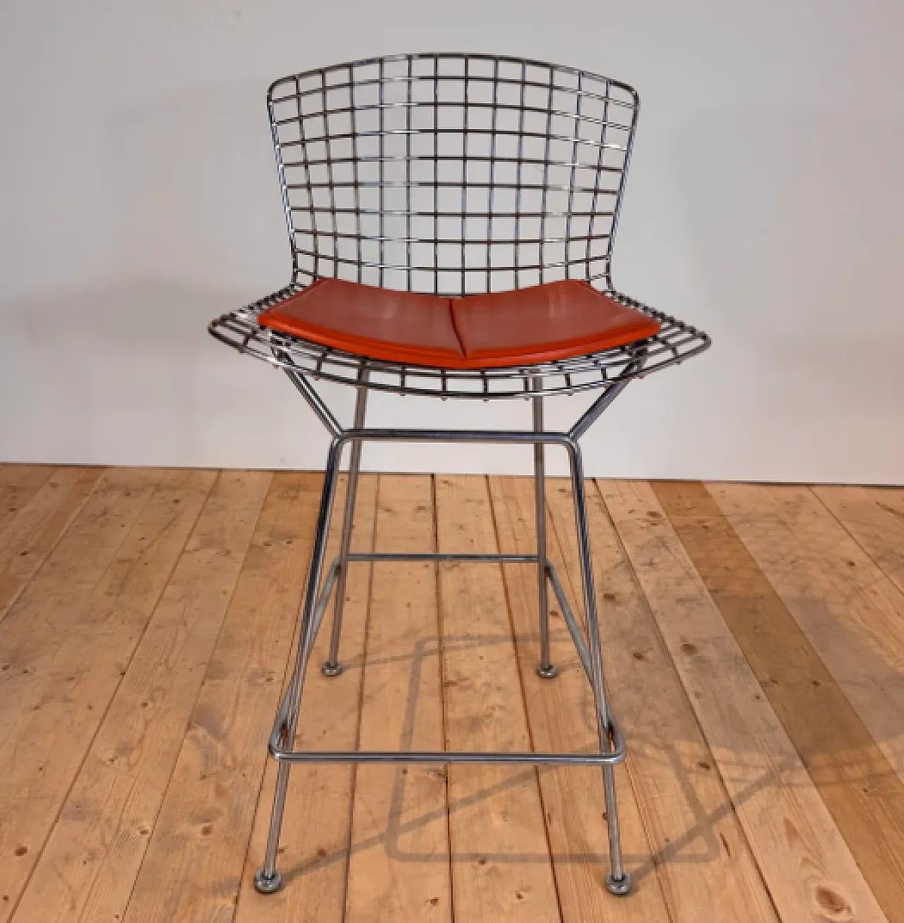 Harry Bertoia's bar stool for Knoll International, 1960s 1