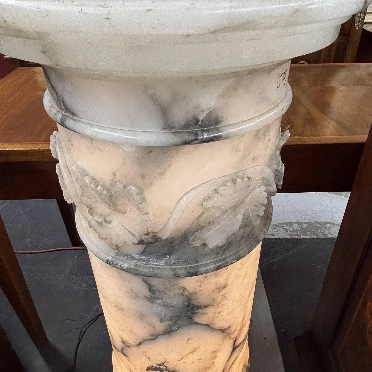 Art Nouveau alabaster lamp column, 1920s 1