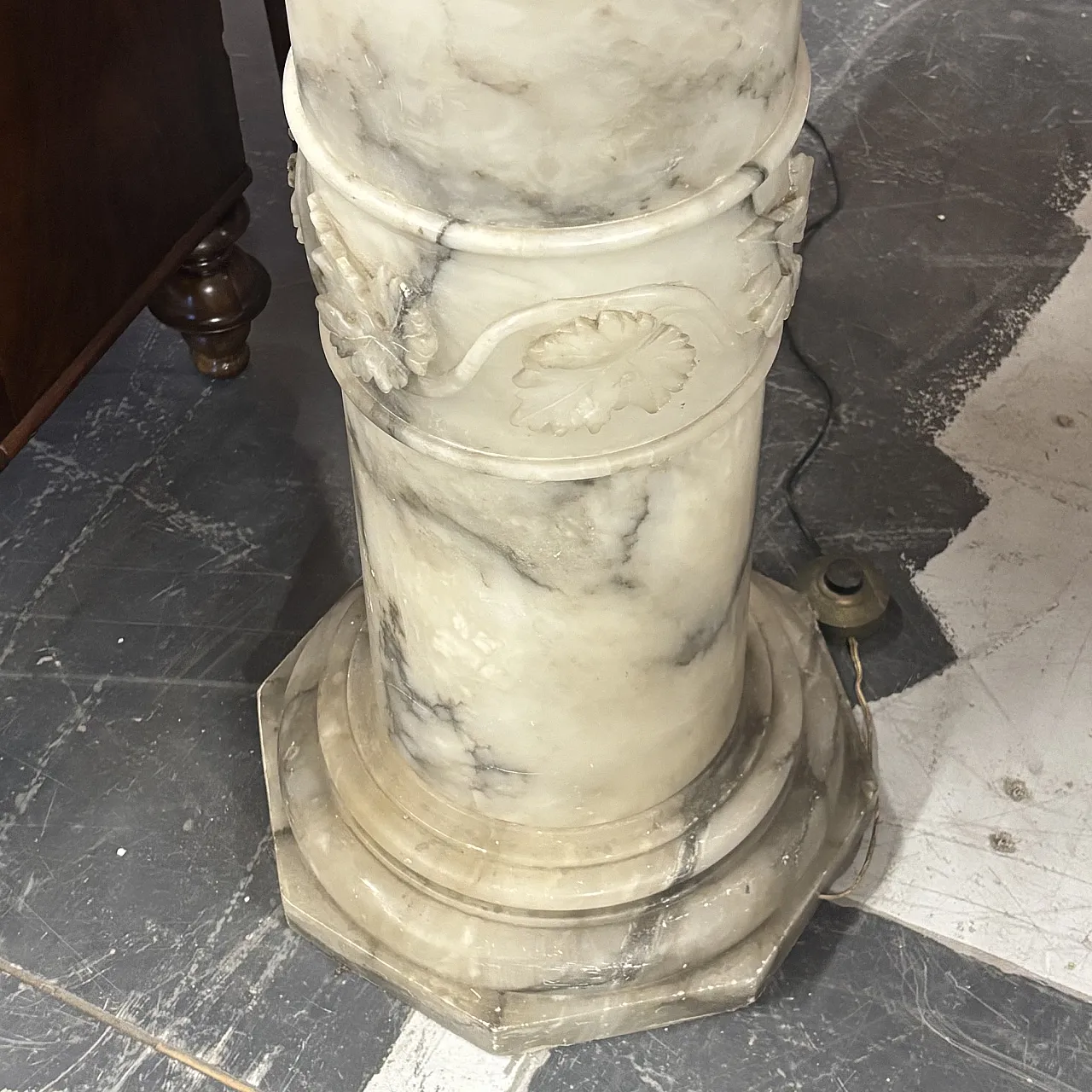 Art Nouveau alabaster lamp column, 1920s 12